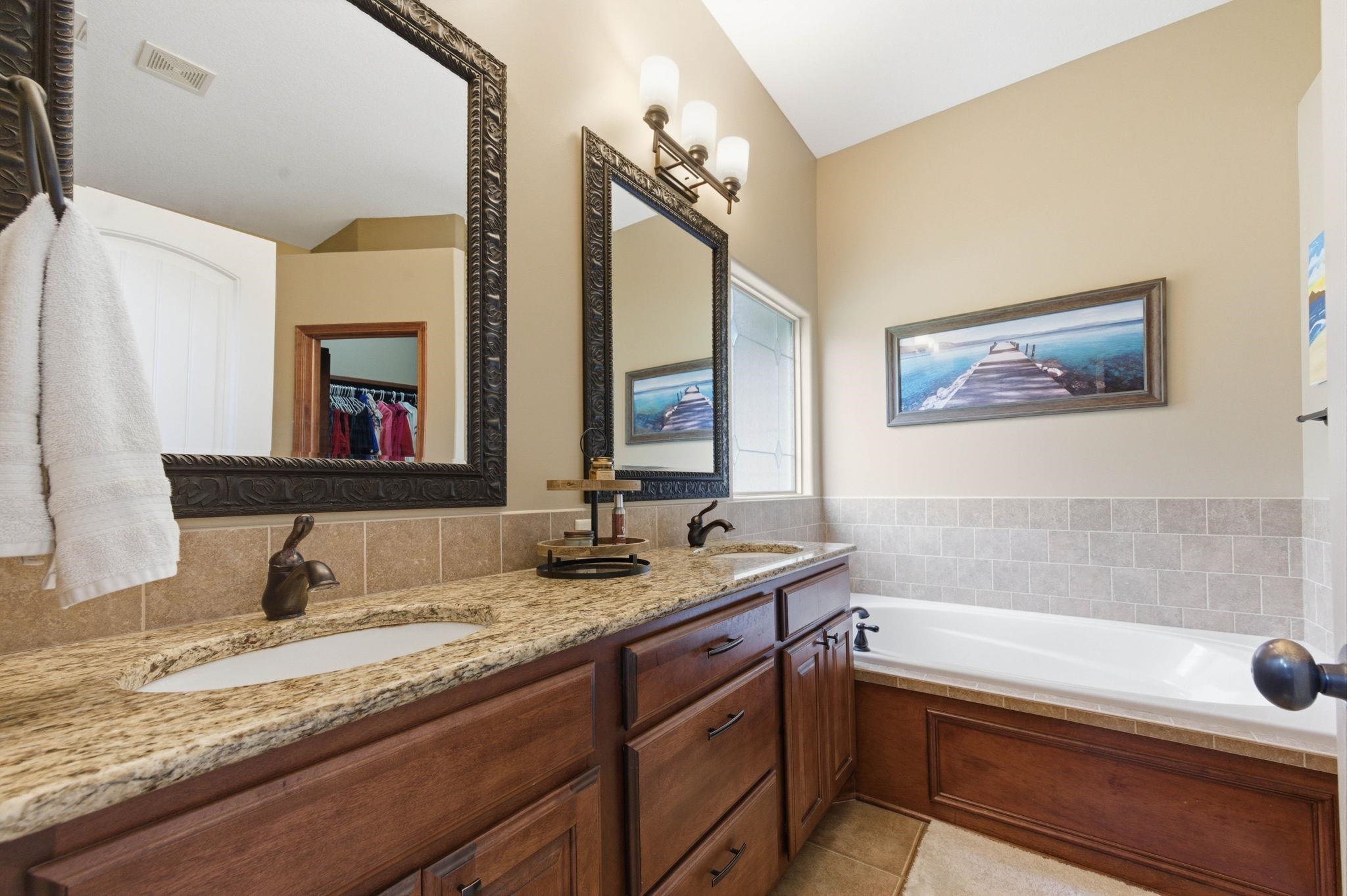 425 S Fawnwood Court Wichita KS 67235-7544