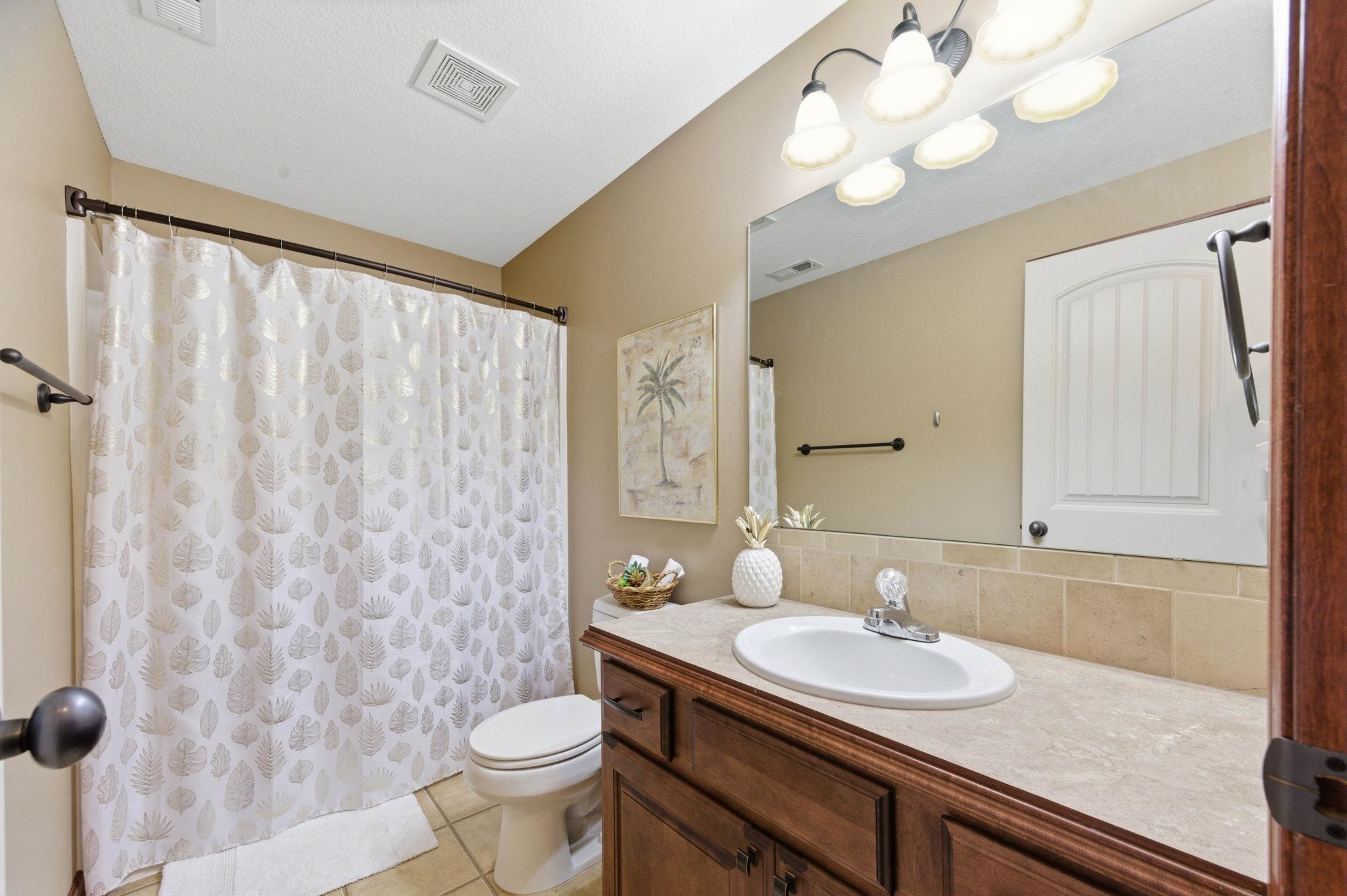 425 S Fawnwood Court Wichita KS 67235-7544