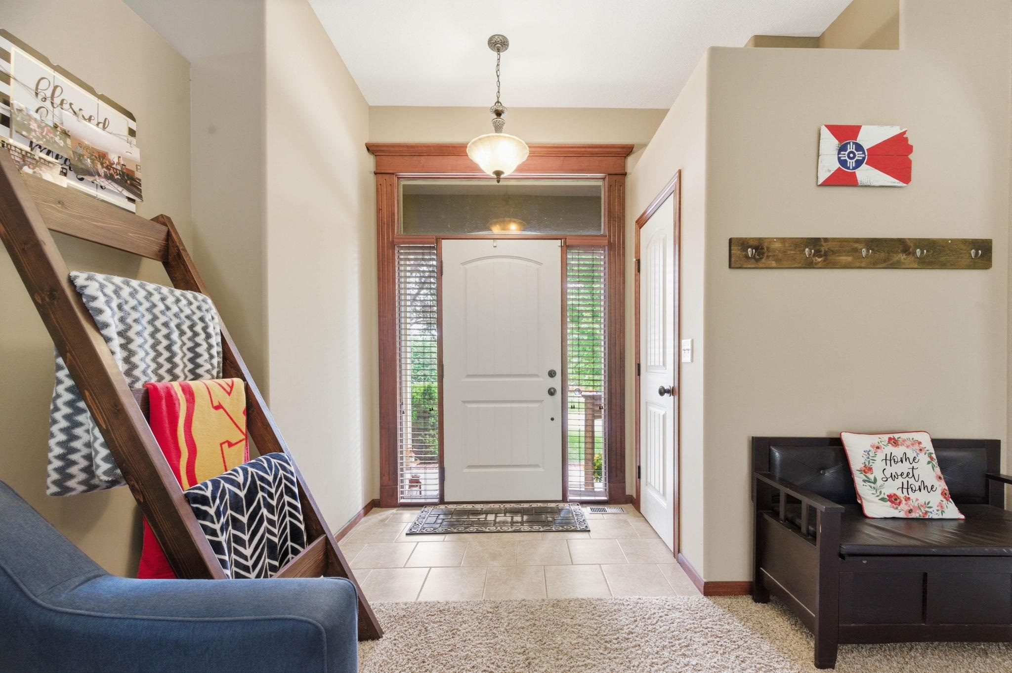 425 S Fawnwood Court Wichita KS 67235-7544