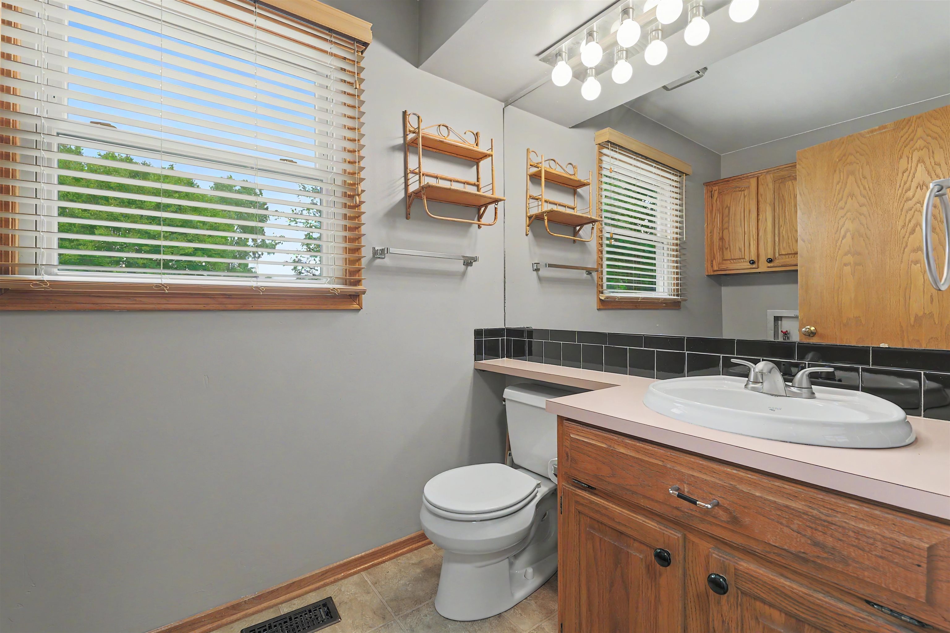 7030 E 40th Circle Wichita KS 67226-2411