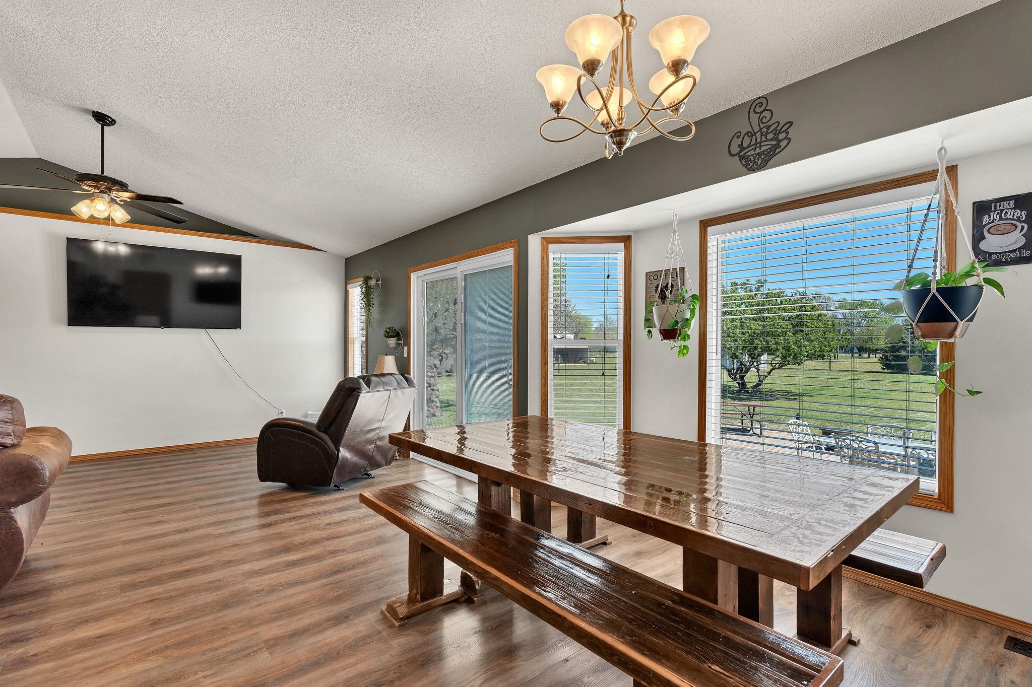 8814 N Ridge Road Valley Center KS 67147