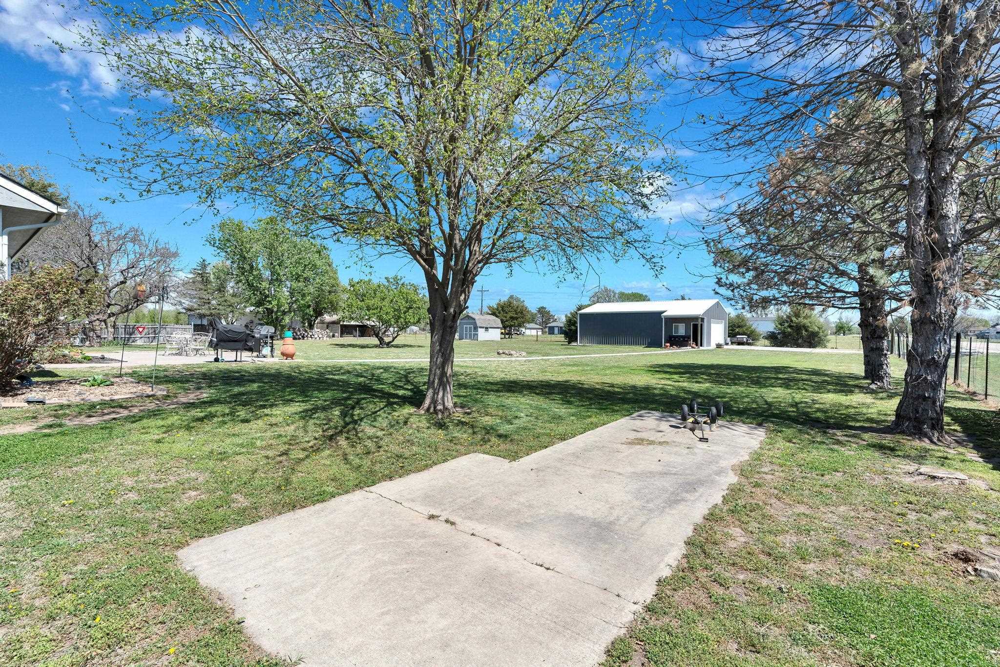 8814 N Ridge Road Valley Center KS 67147