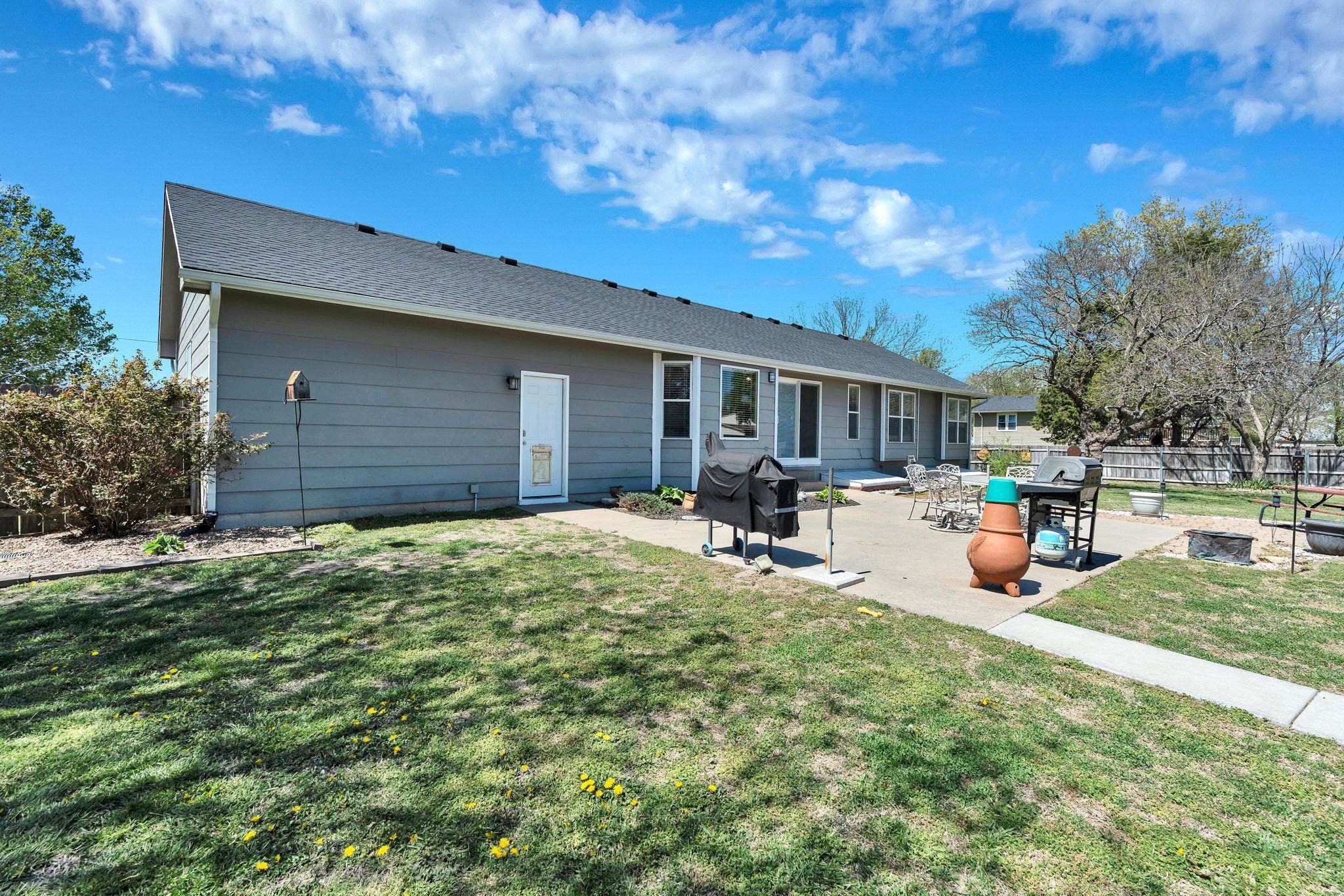 8814 N Ridge Road Valley Center KS 67147