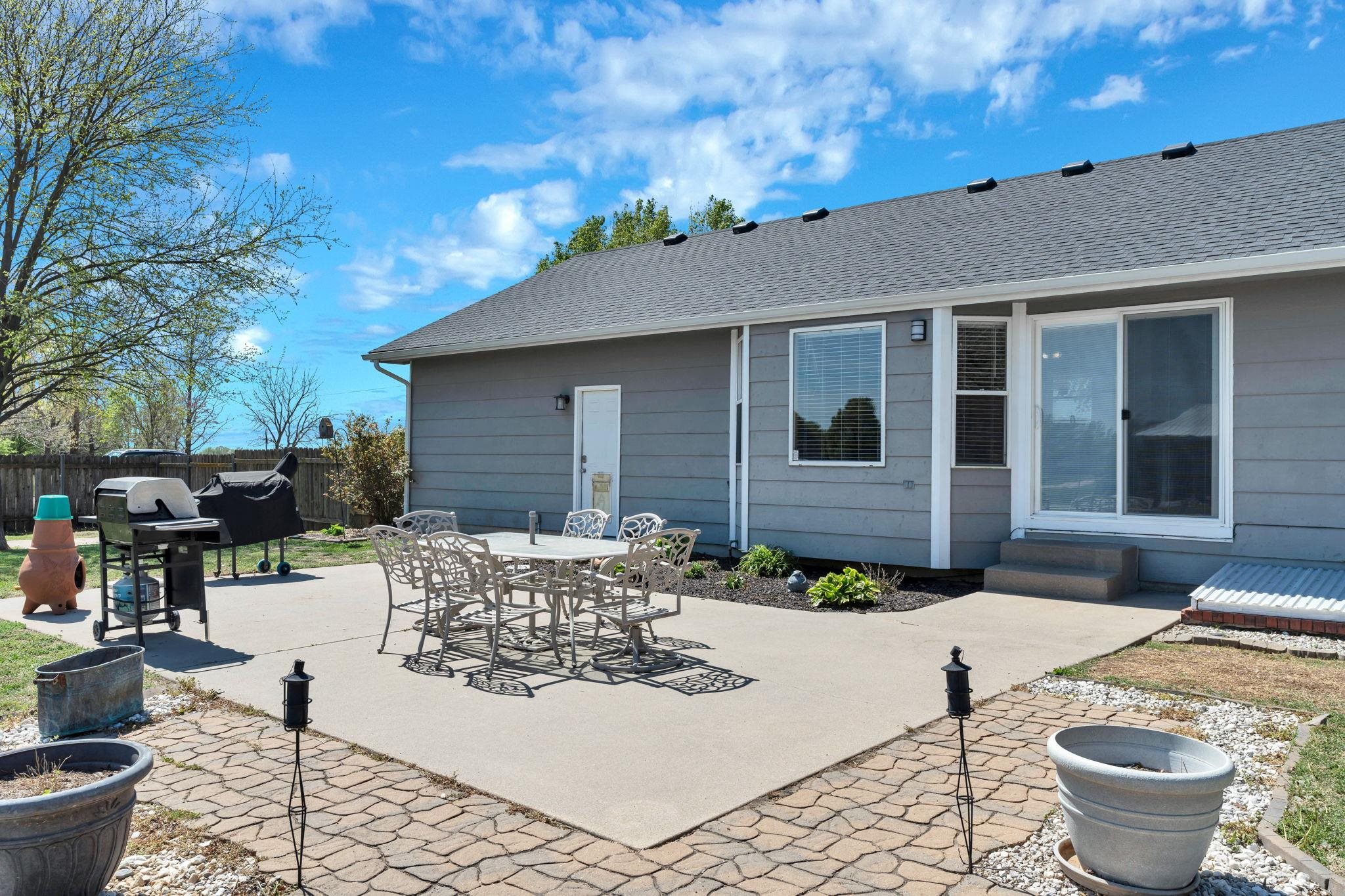 8814 N Ridge Road Valley Center KS 67147