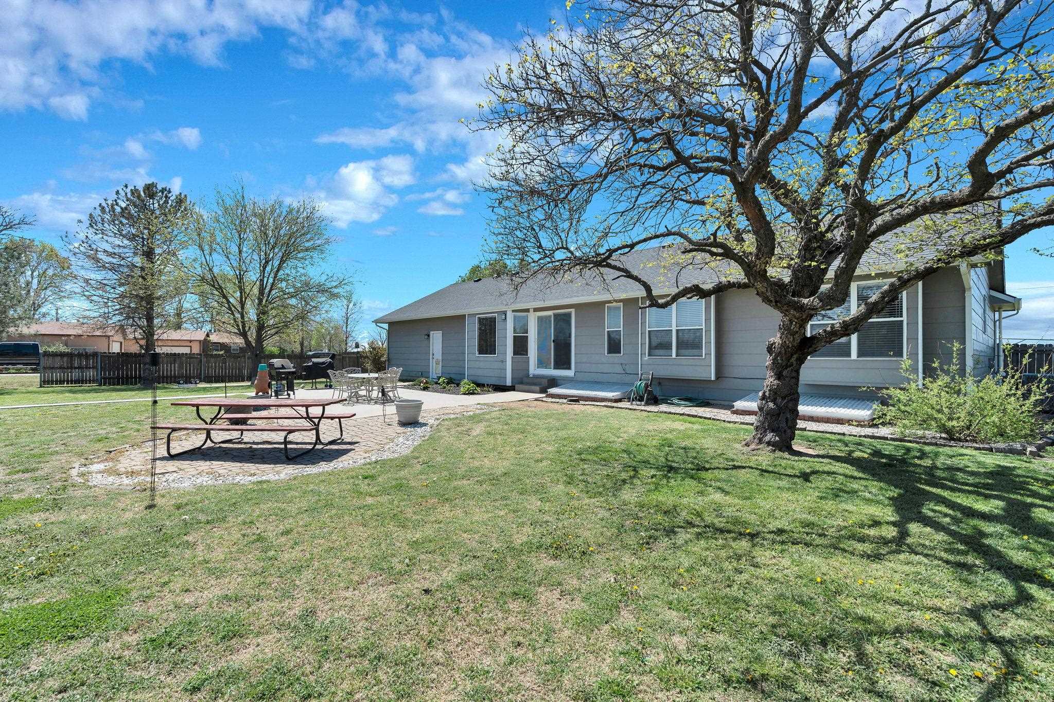 8814 N Ridge Road Valley Center KS 67147