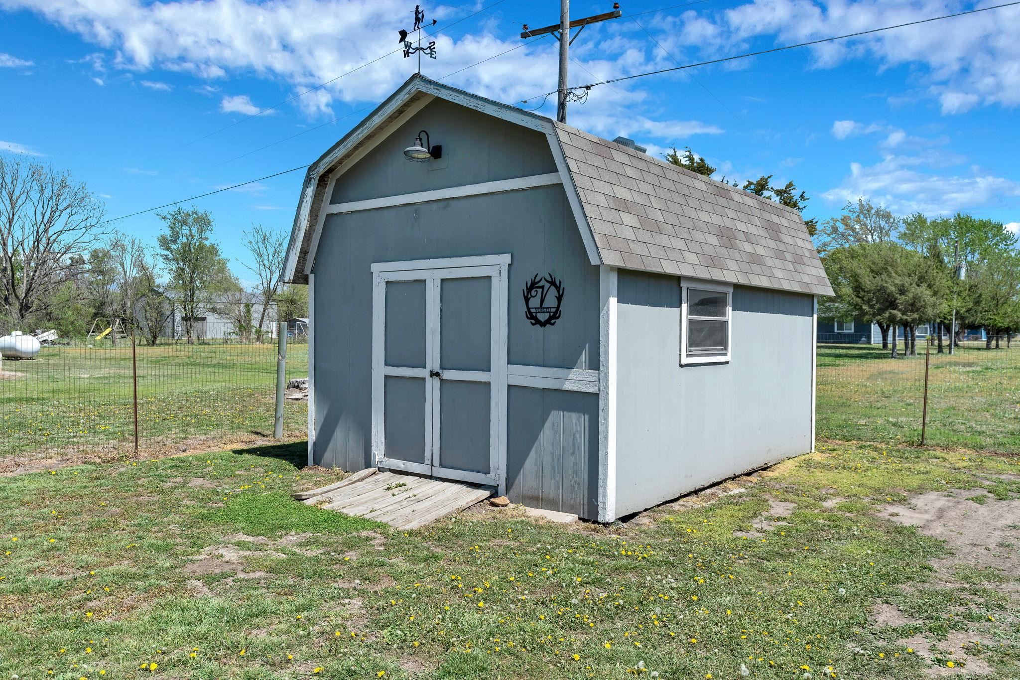 8814 N Ridge Road Valley Center KS 67147
