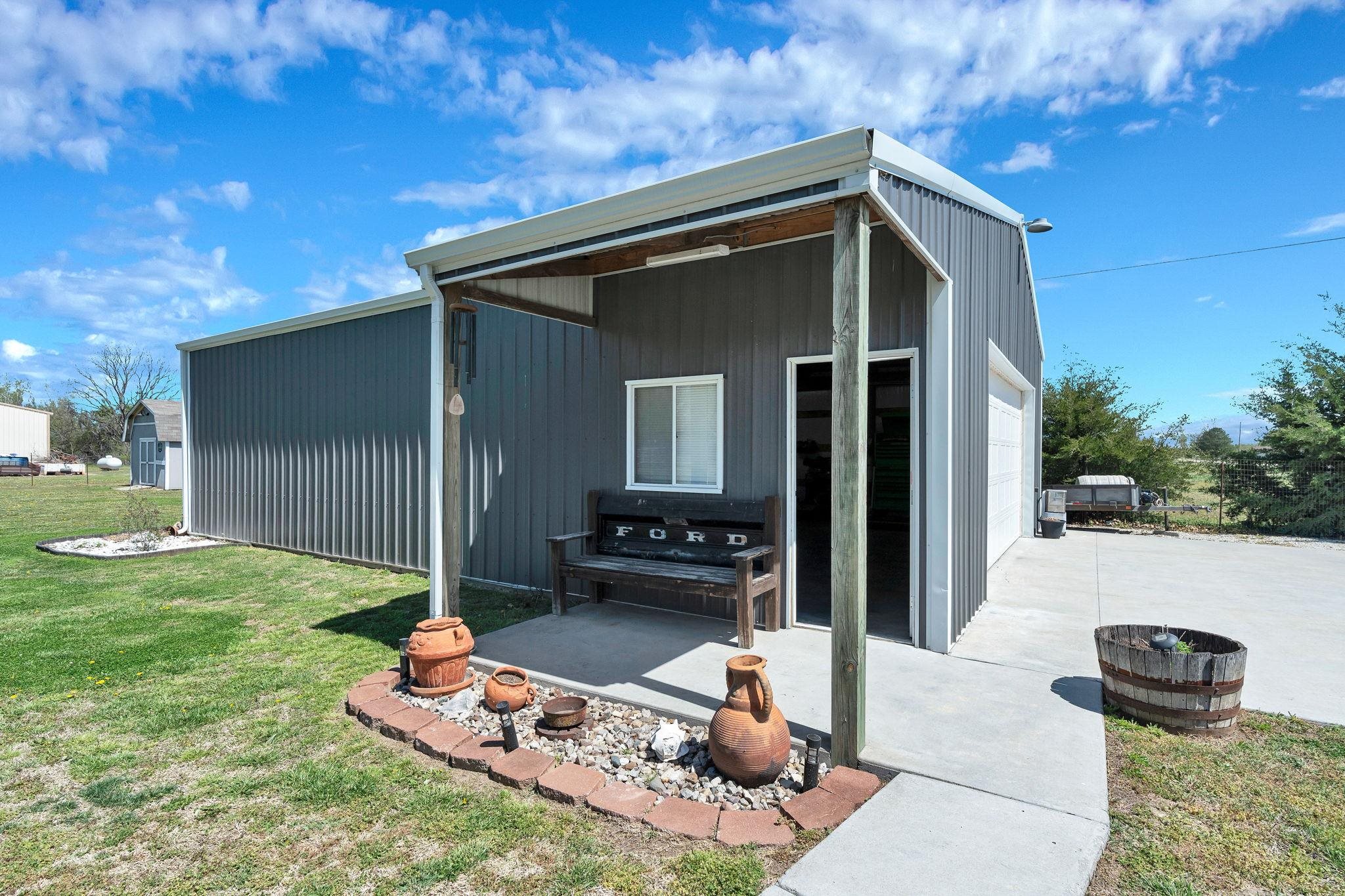 8814 N Ridge Road Valley Center KS 67147