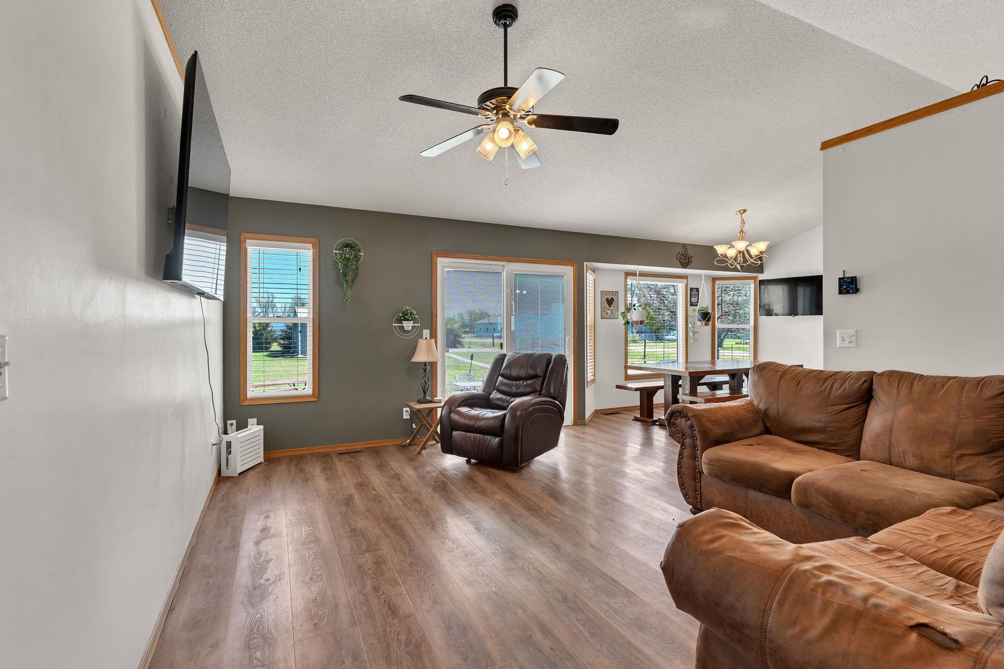 8814 N Ridge Road Valley Center KS 67147