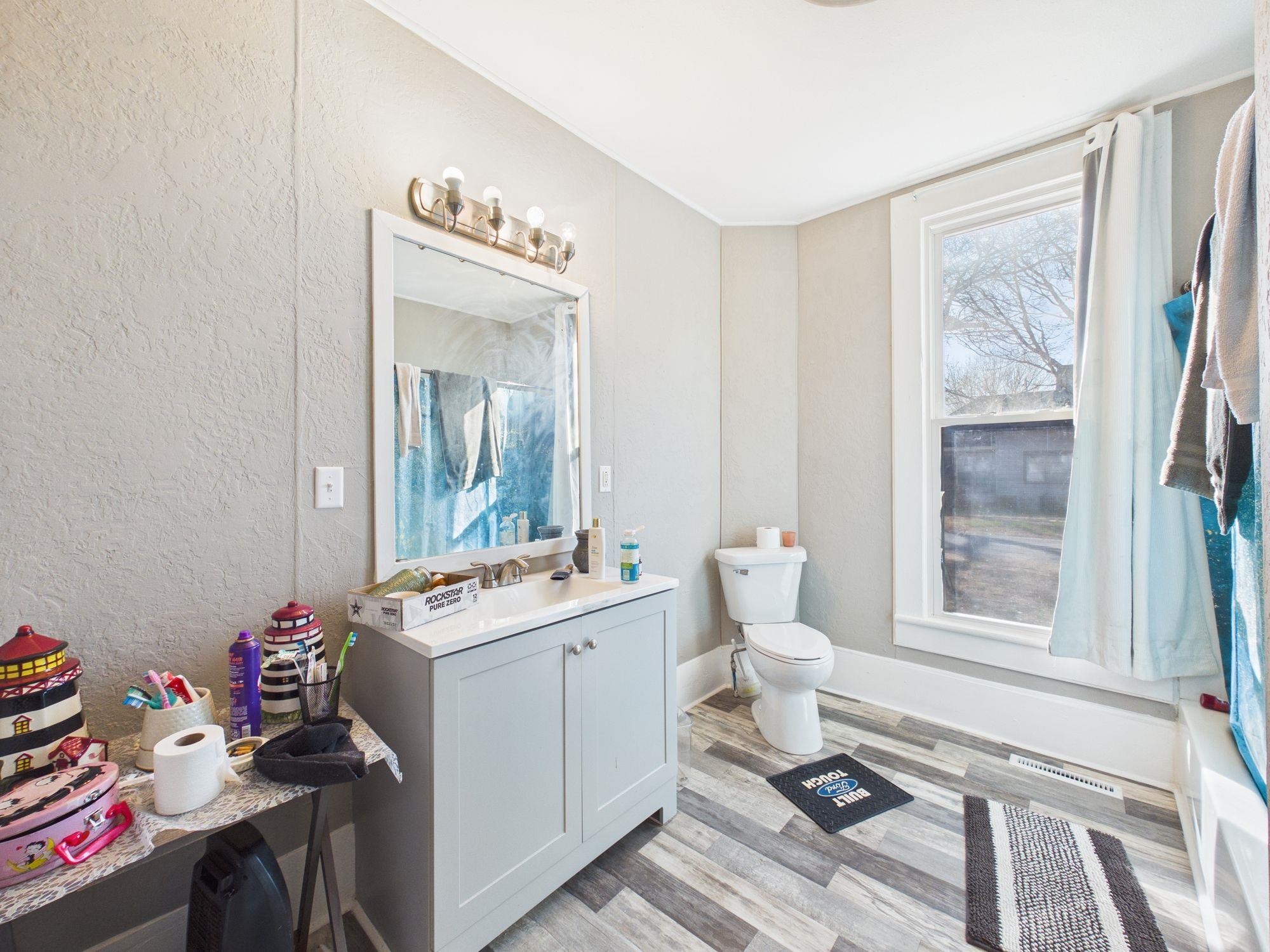 722 W Harvey Avenue Wellington KS 67152