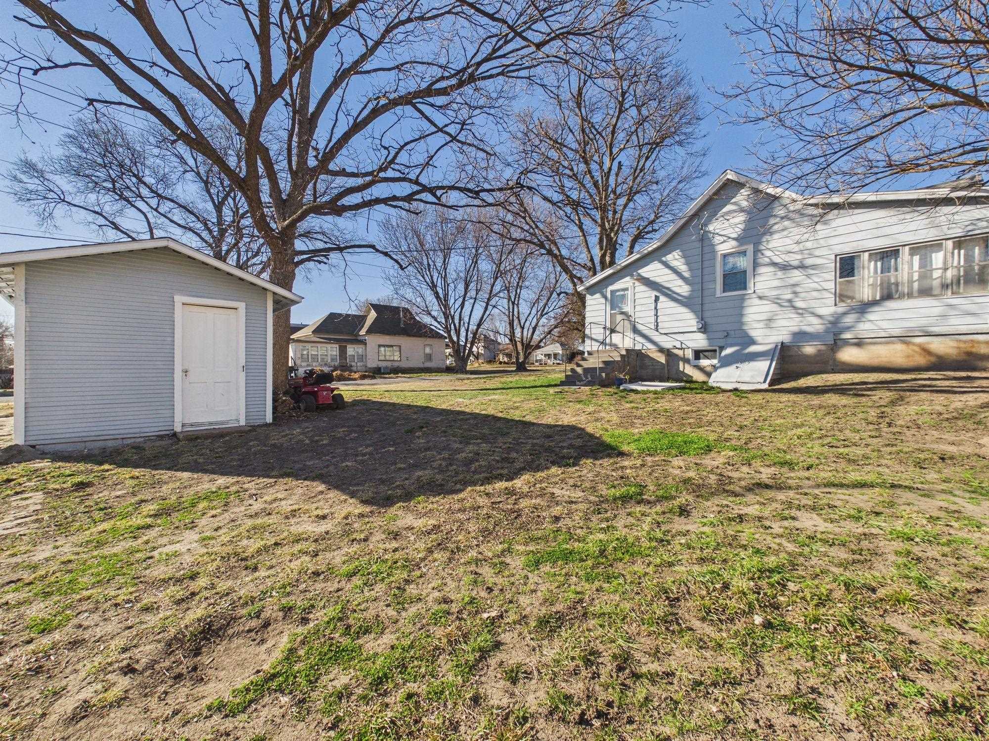 722 W Harvey Avenue Wellington KS 67152