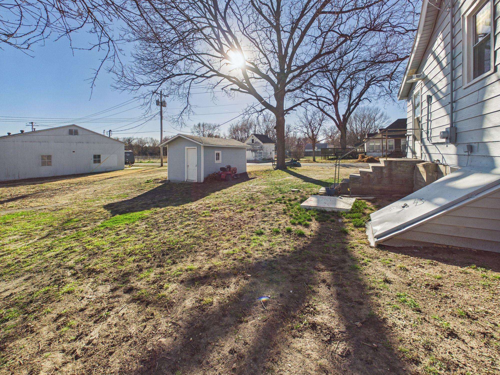 722 W Harvey Avenue Wellington KS 67152