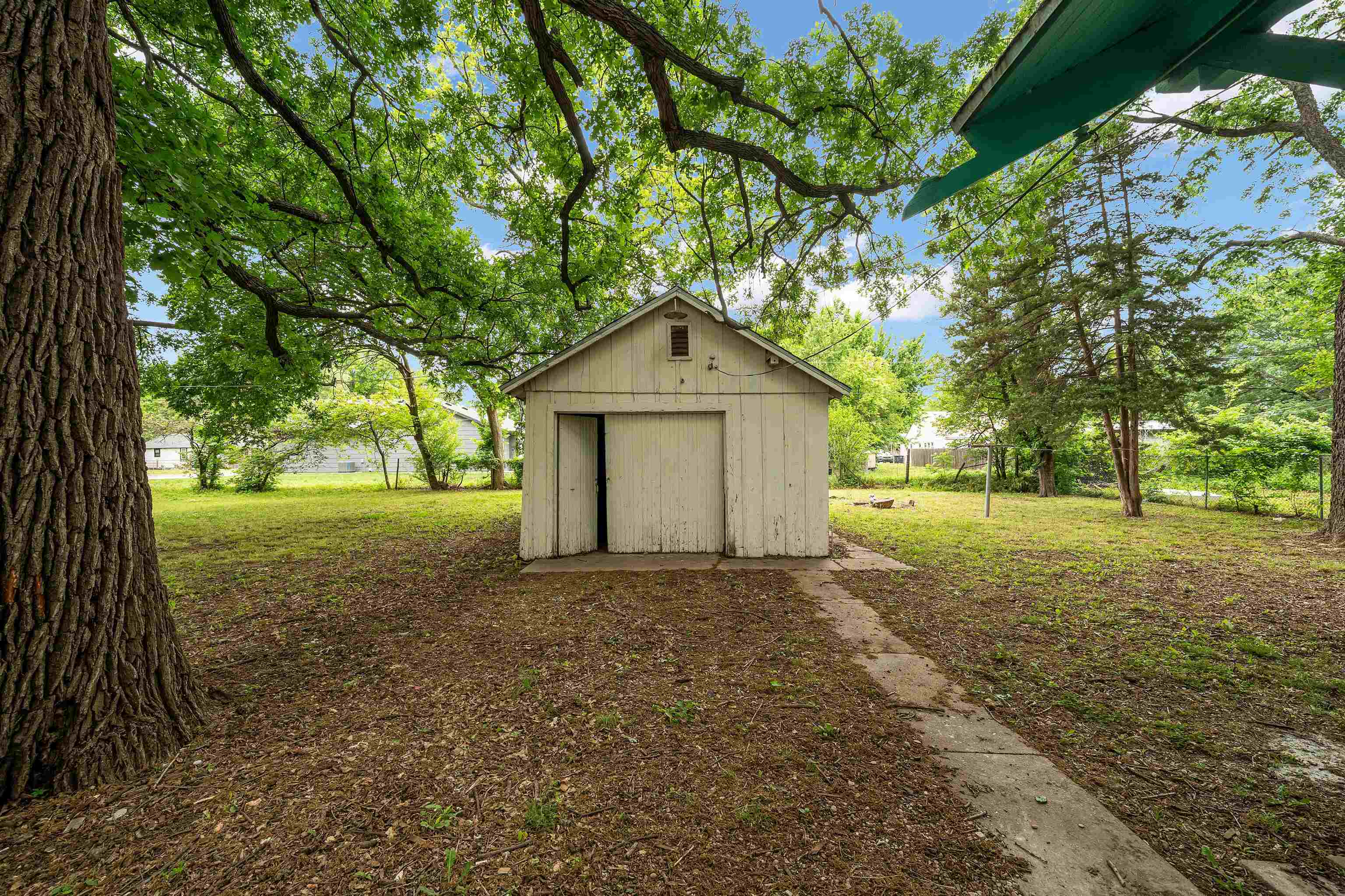 907 N Taylor El Dorado KS 67042