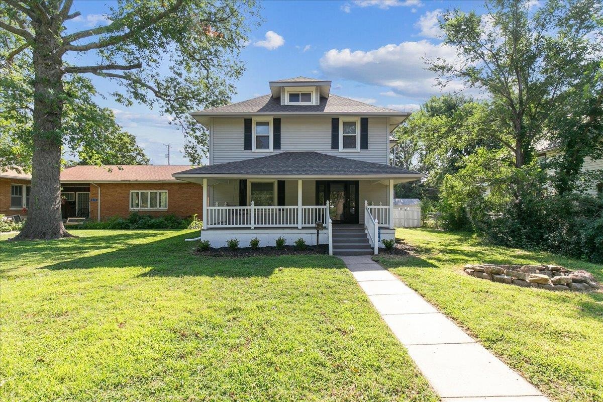 318 Locust Street Halstead KS 67056