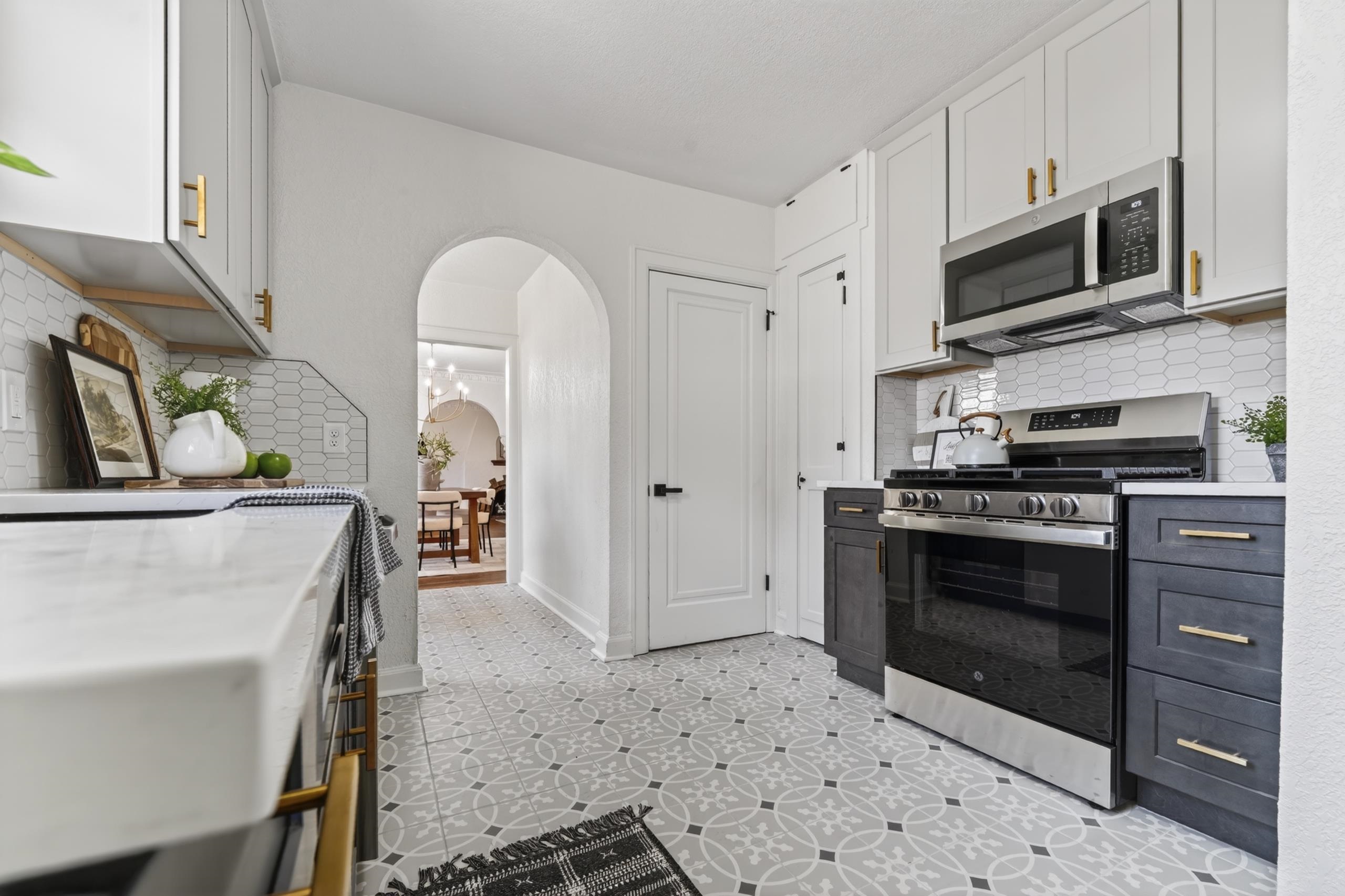 211 N Oliver Wichita KS 67208