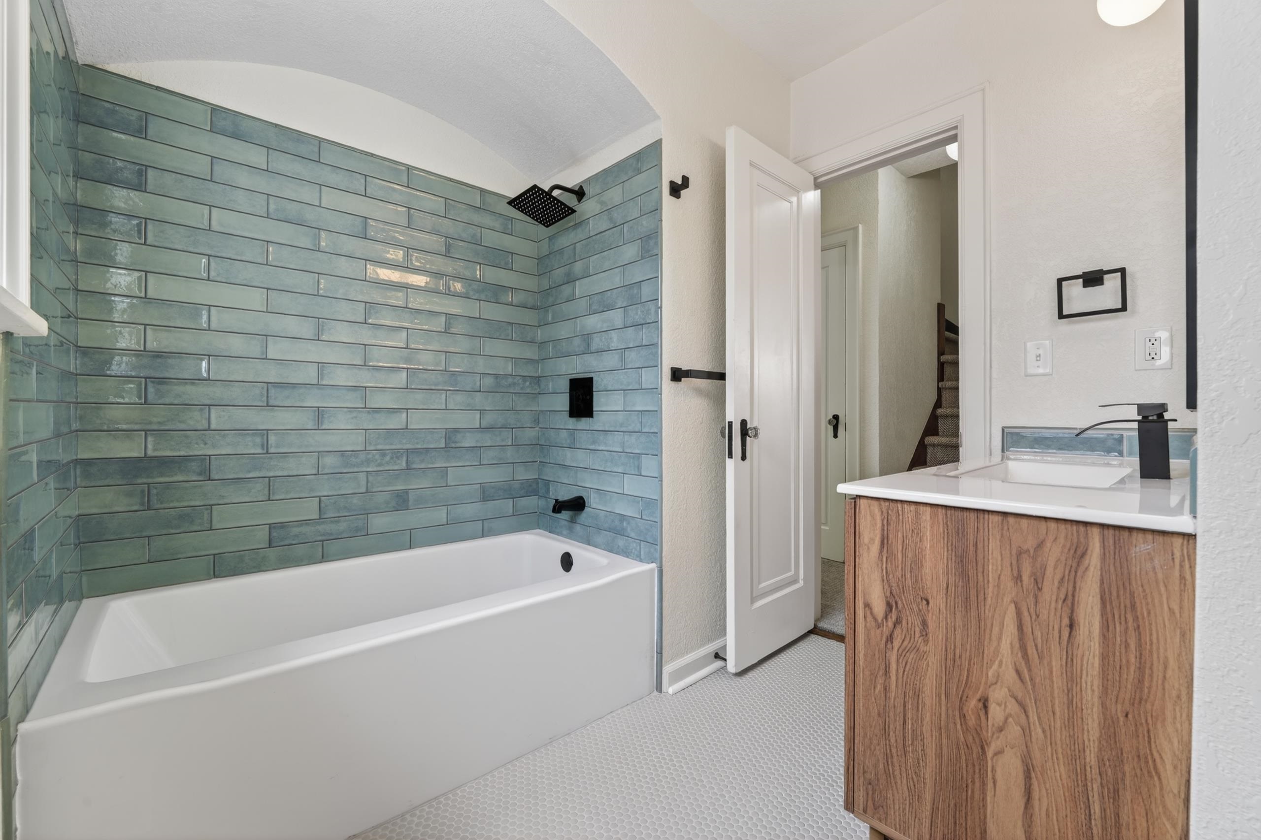 211 N Oliver Wichita KS 67208