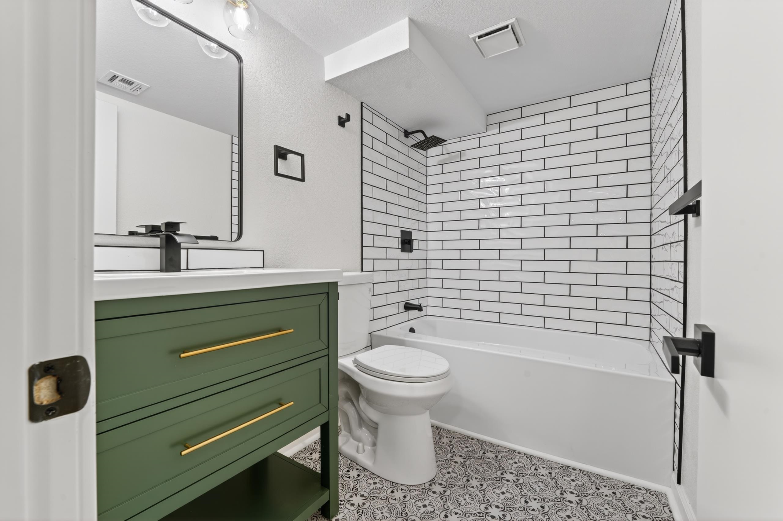 211 N Oliver Wichita KS 67208