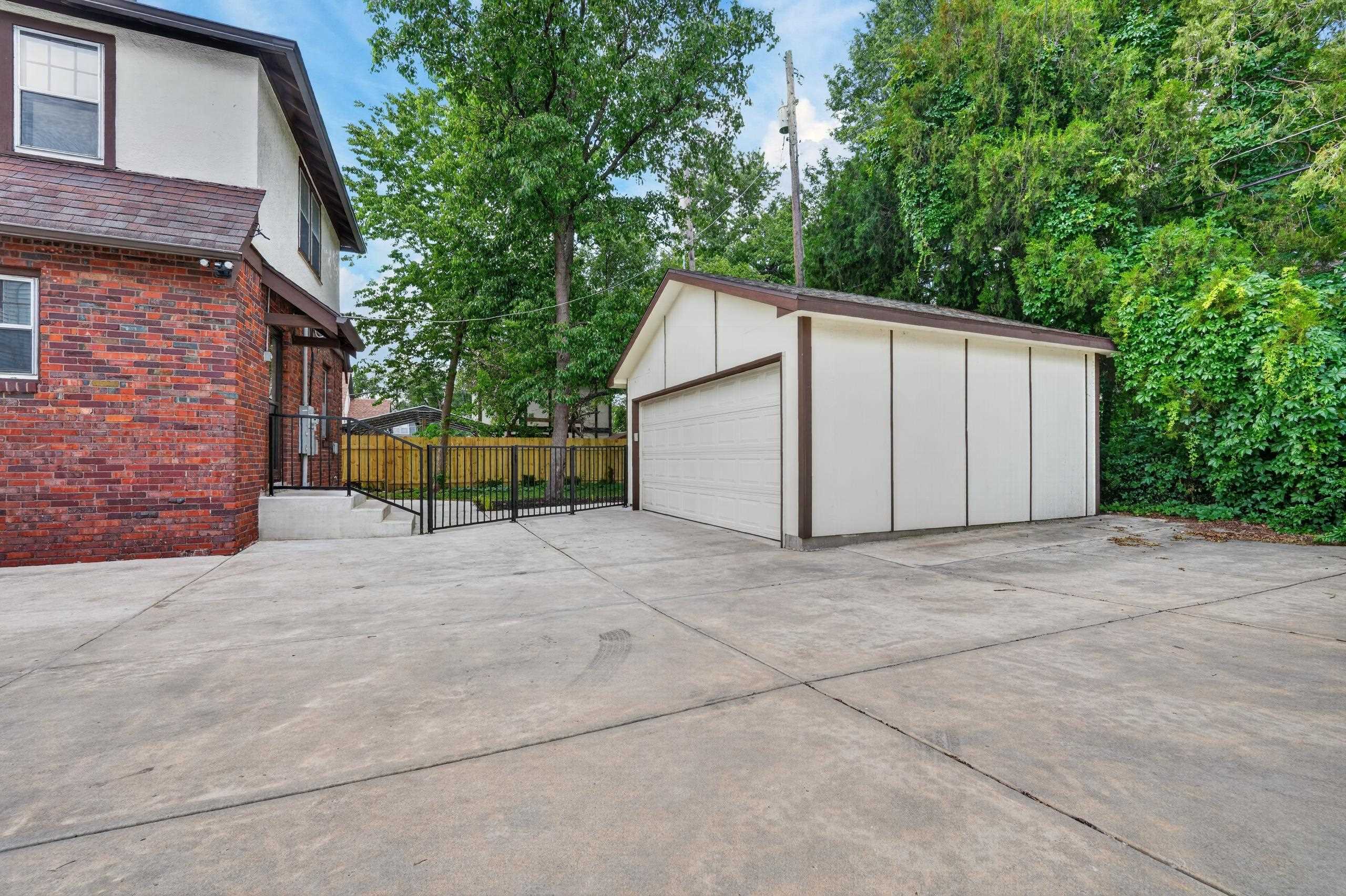 211 N Oliver Wichita KS 67208