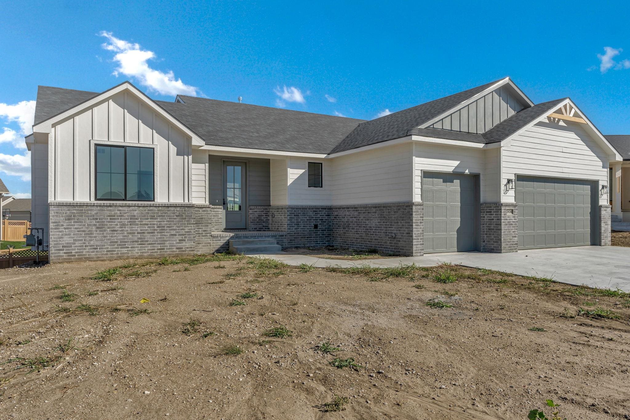 2928 E Burlington Circle Park City KS 67219
