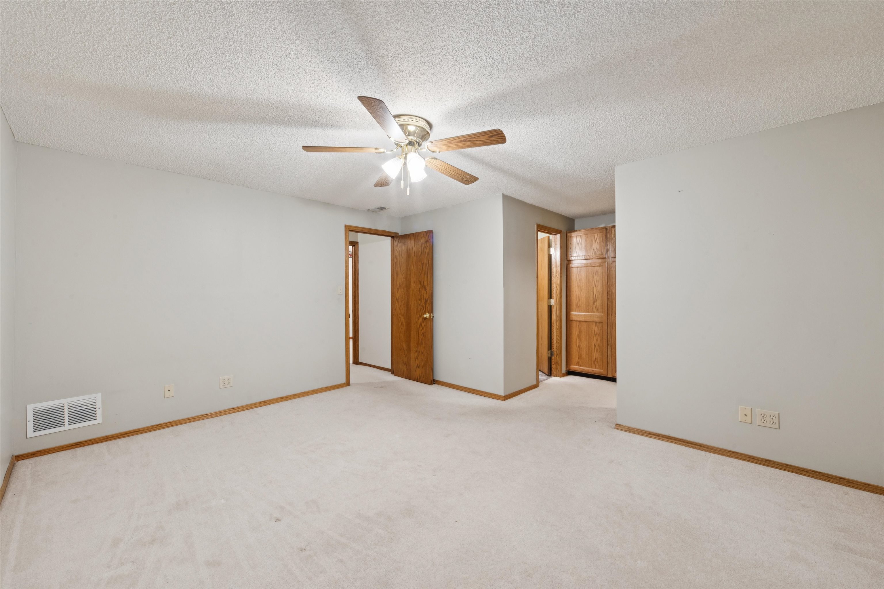 4303 N Mission Bel Aire KS 67226