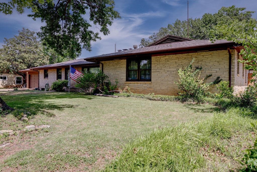 1810 E 13th Avenue Winfield KS 67156