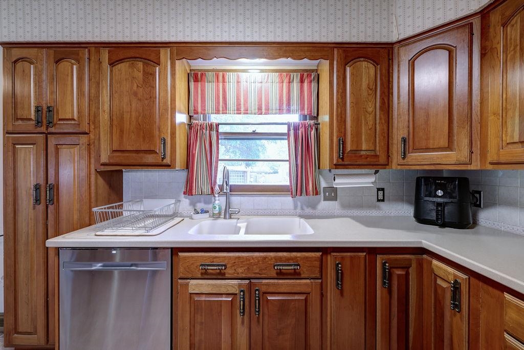 1810 E 13th Avenue Winfield KS 67156