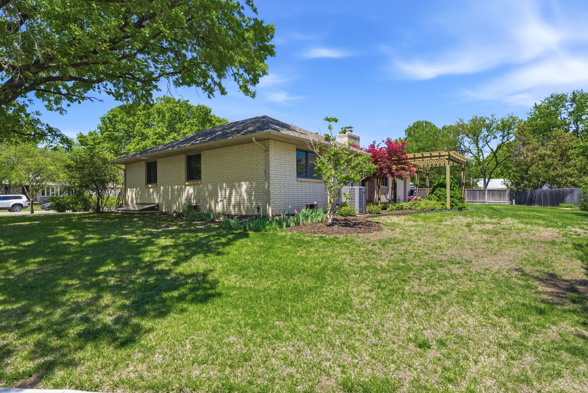 2308 N Longwood Wichita KS 67226