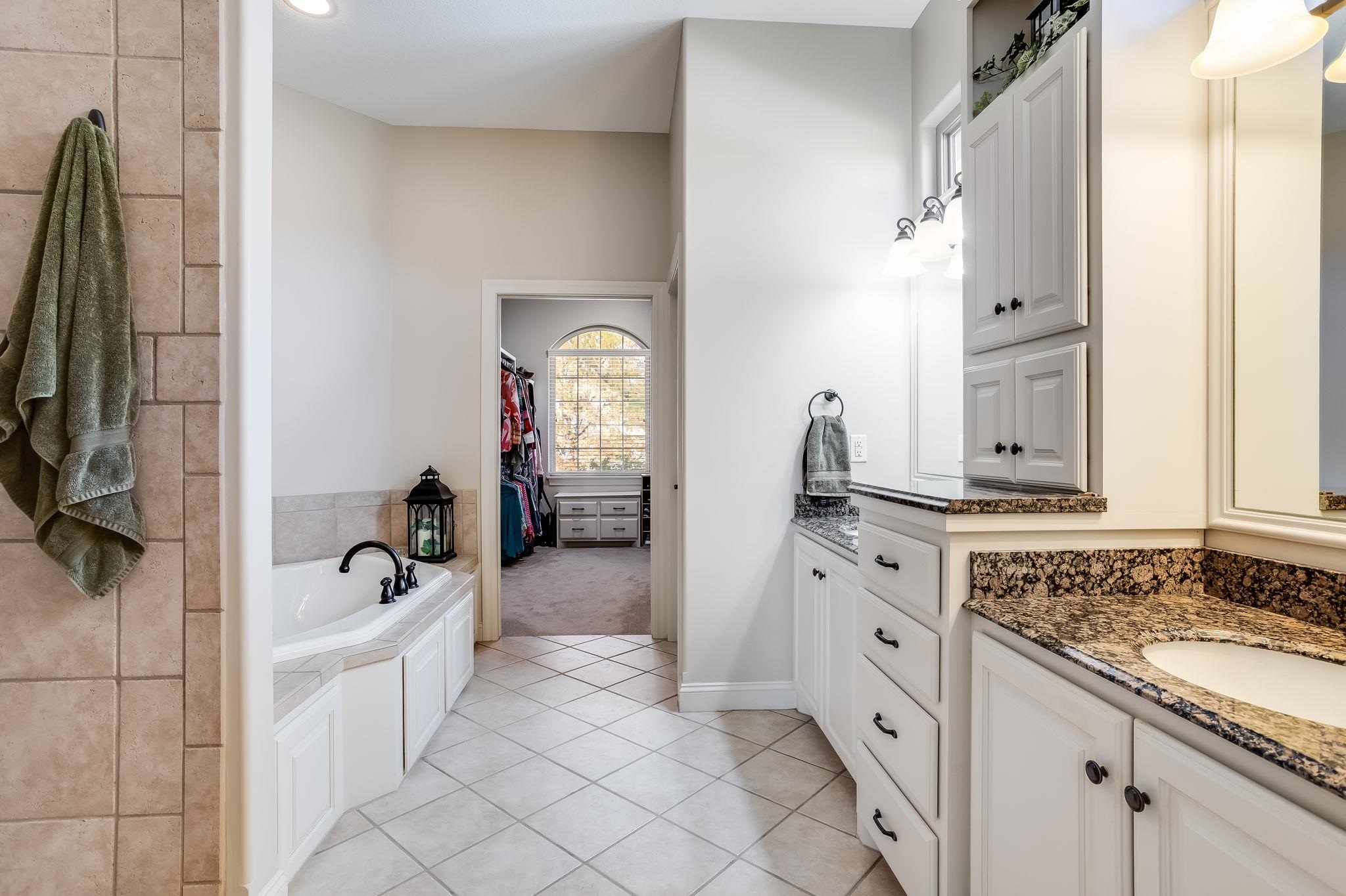 2418 N Rough Creek Derby KS 67037