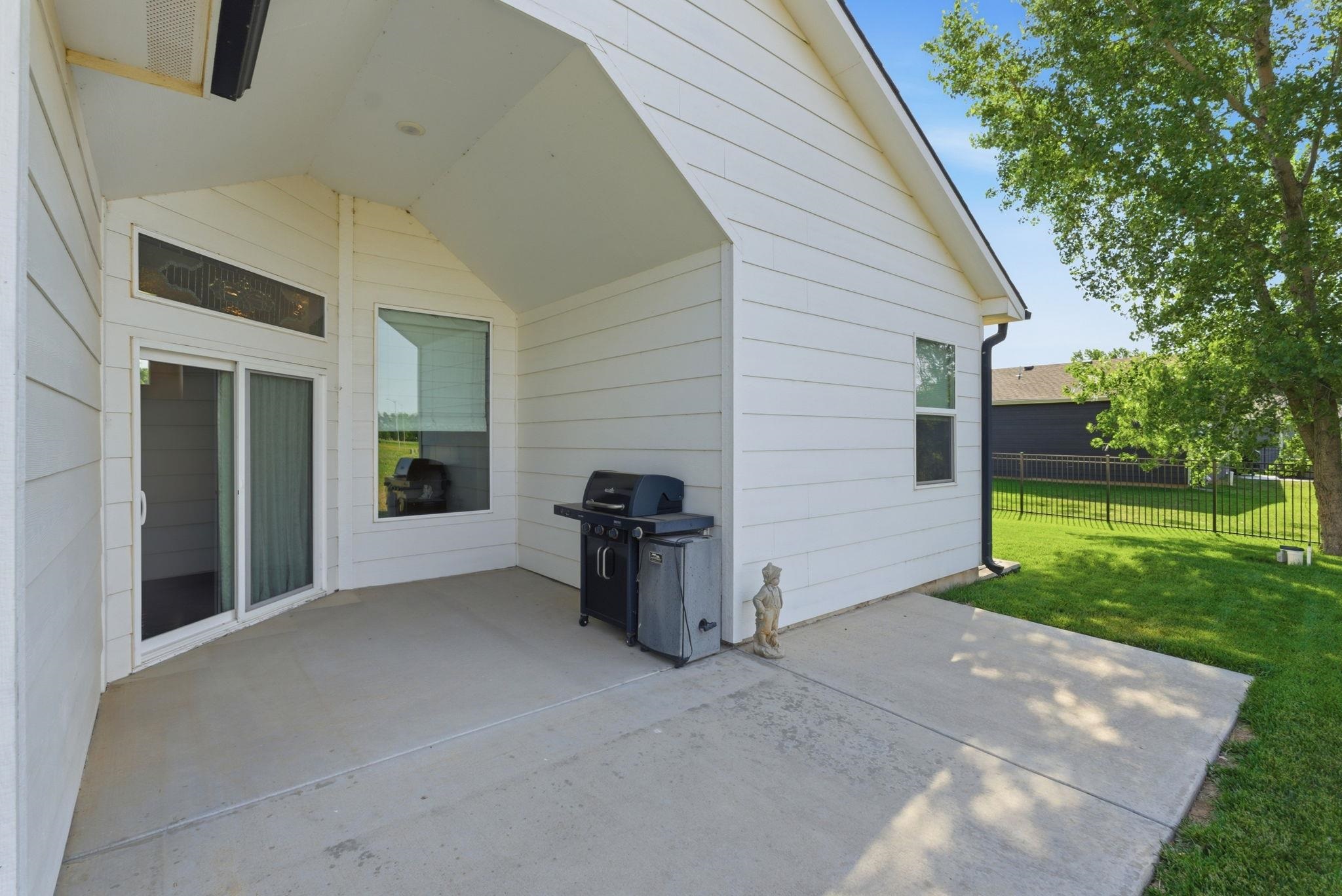 229 W Lakeside Drive Cheney KS 67025