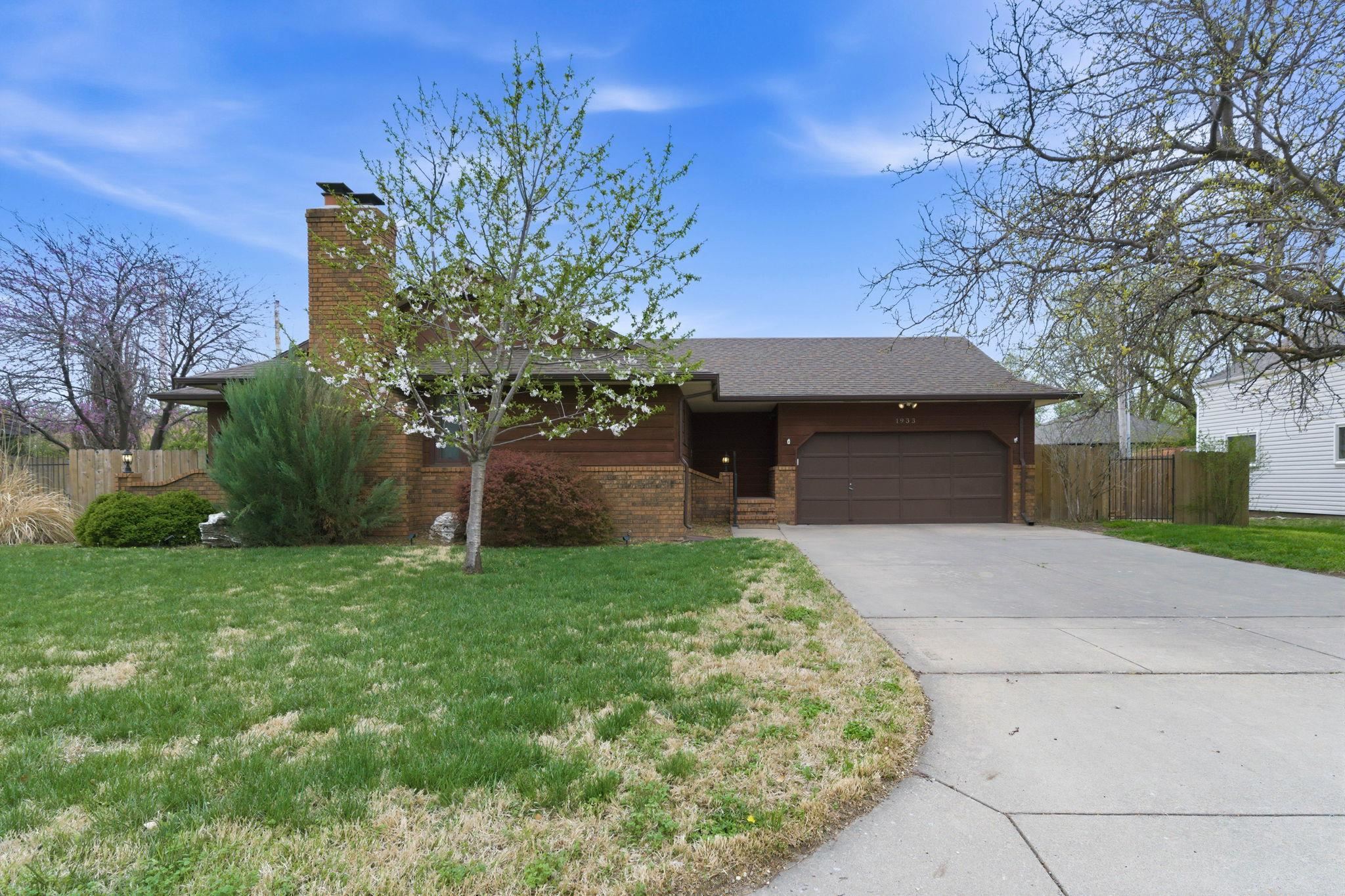 Wichita KS, 1933 N Pleasantview Circle