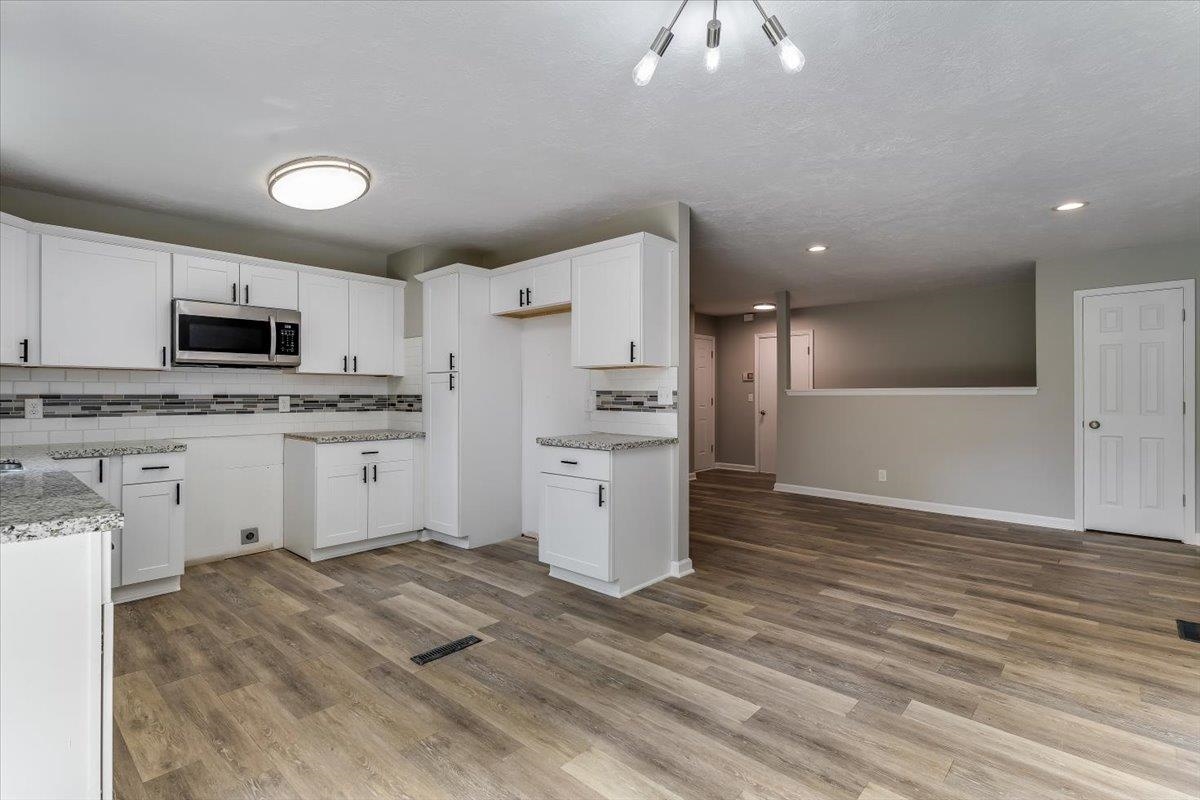928 S Dalton Drive Wichita KS 67207