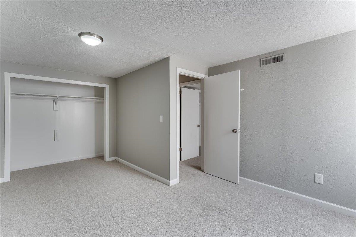 928 S Dalton Drive Wichita KS 67207