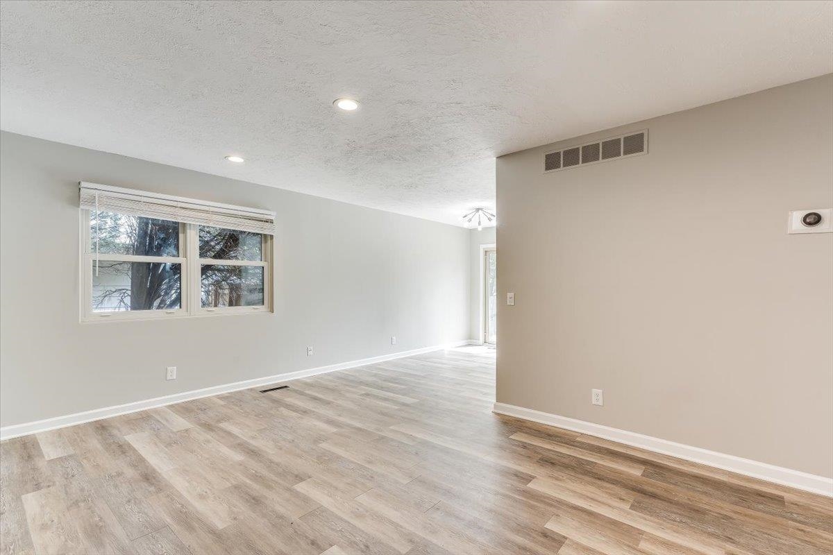 928 S Dalton Drive Wichita KS 67207