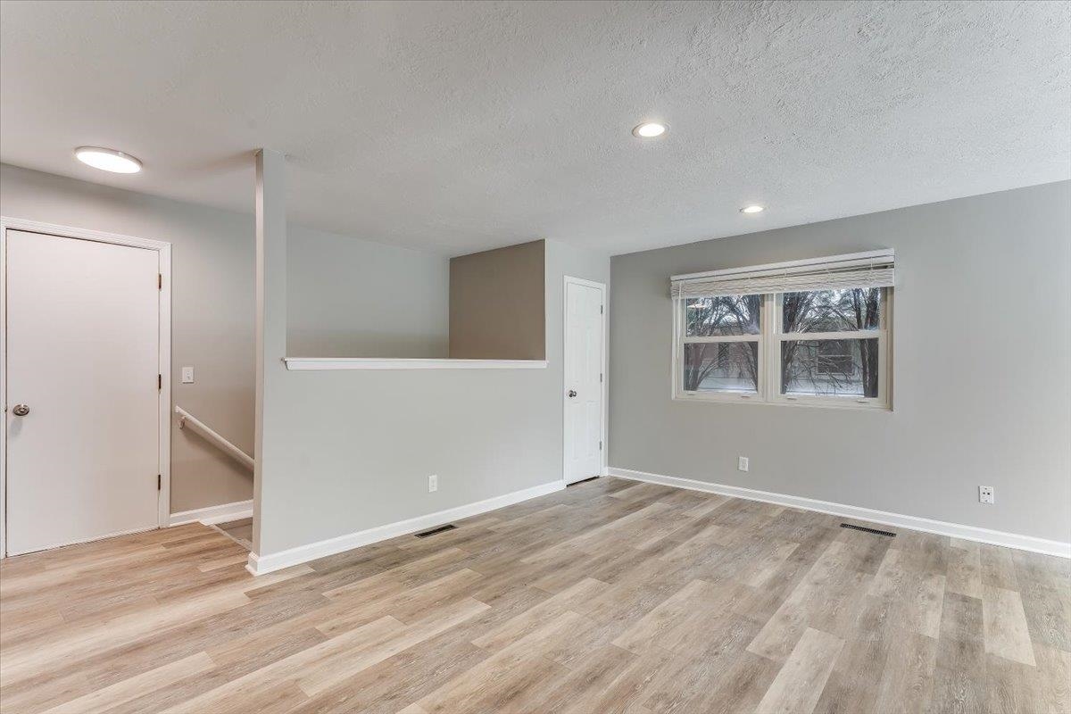 928 S Dalton Drive Wichita KS 67207