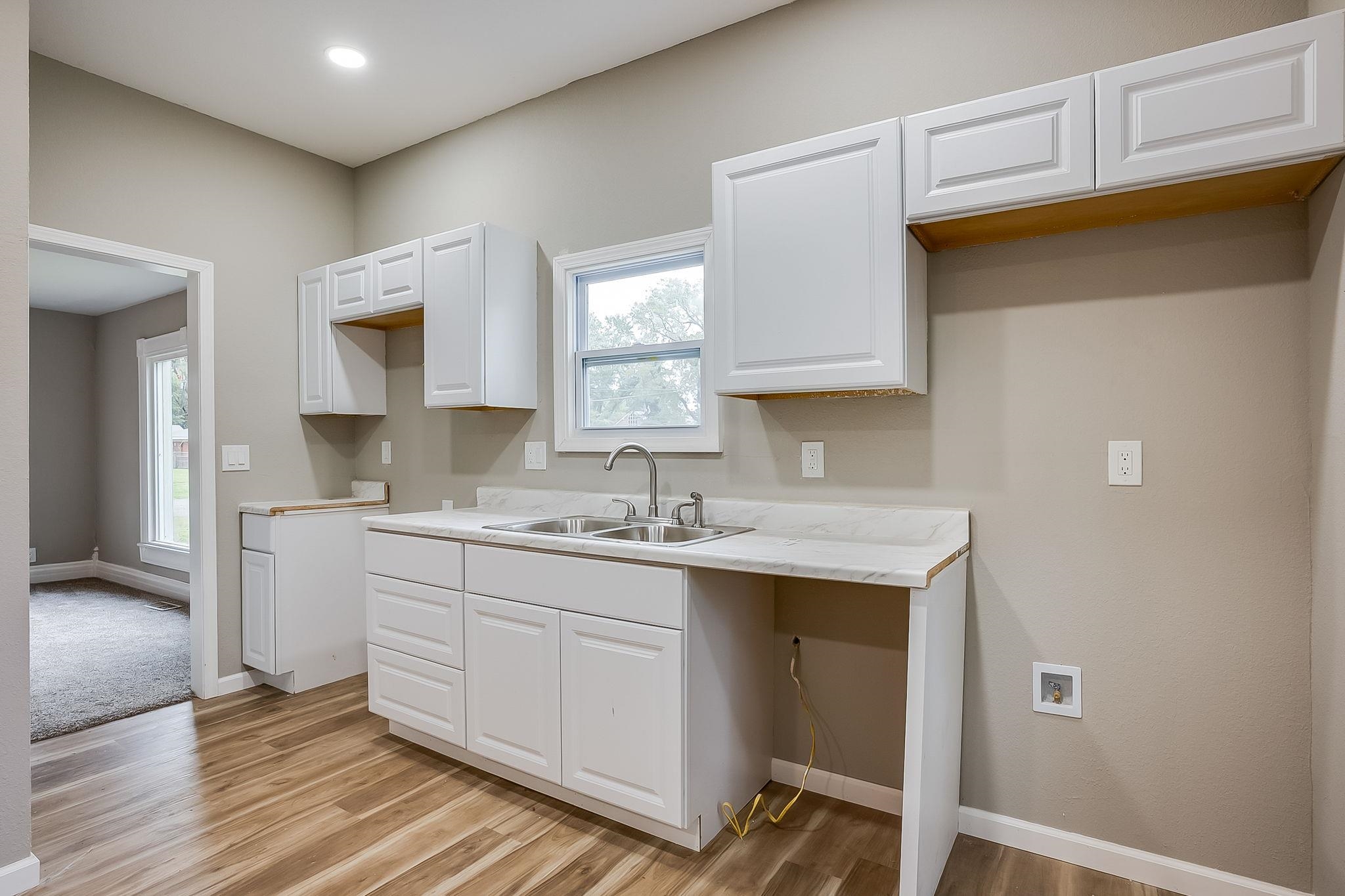 317 W 6th Avenue Belle Plaine KS 67013