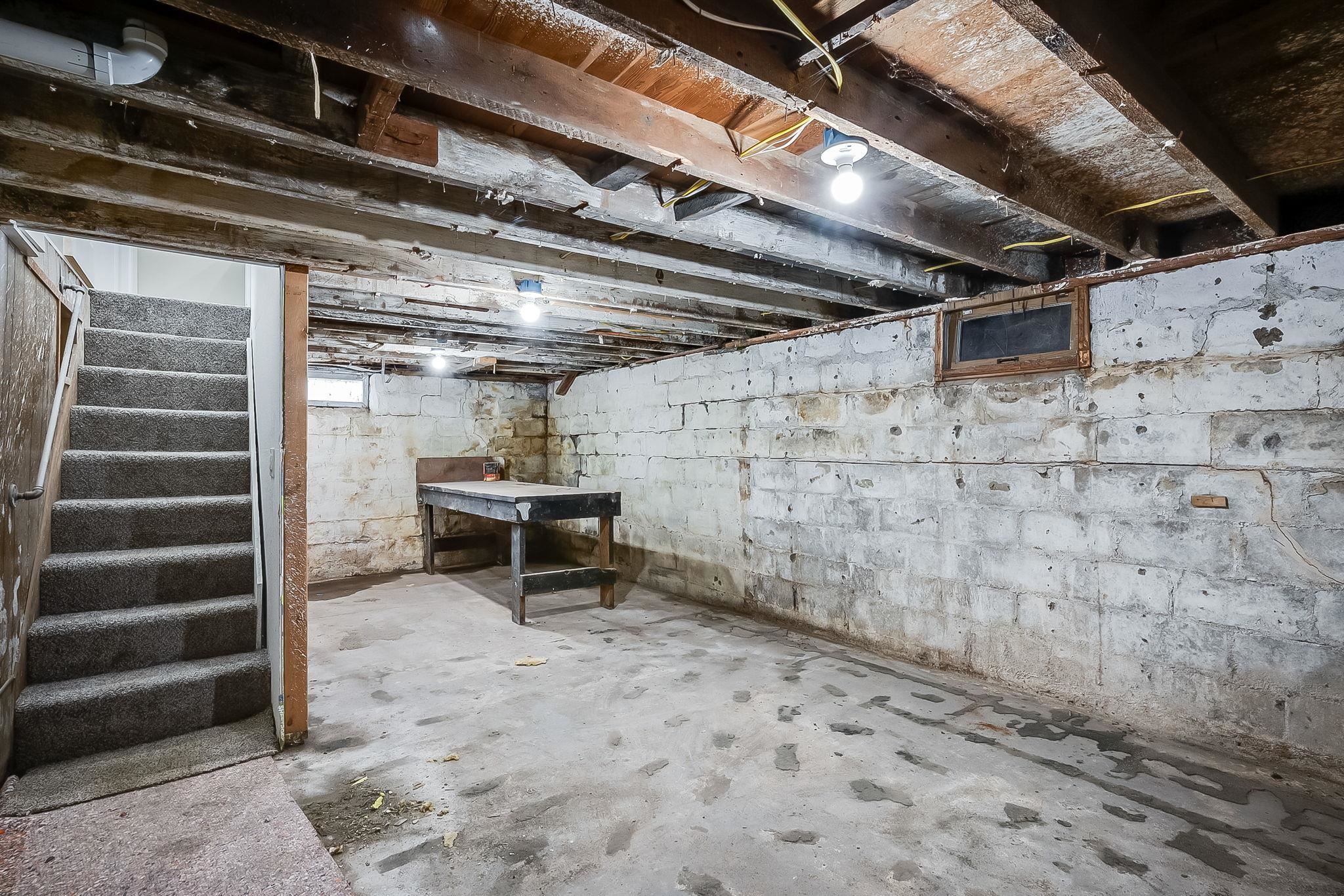 317 W 6th Avenue Belle Plaine KS 67013