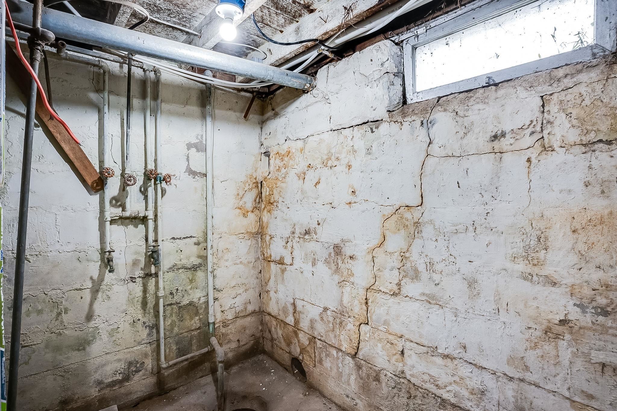 317 W 6th Avenue Belle Plaine KS 67013