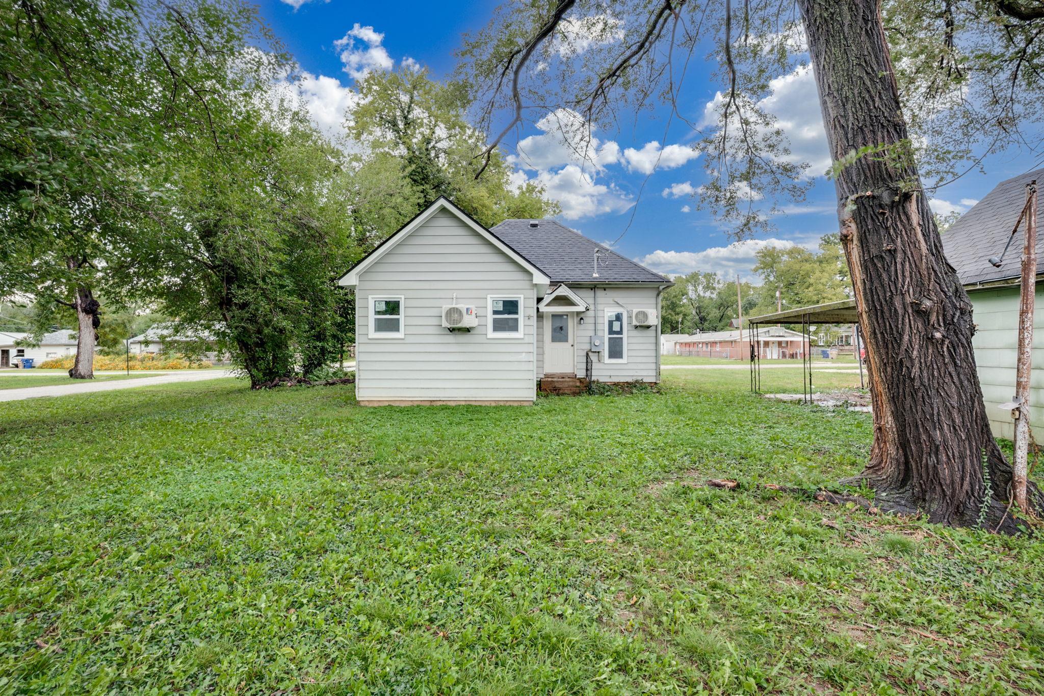 317 W 6th Avenue Belle Plaine KS 67013