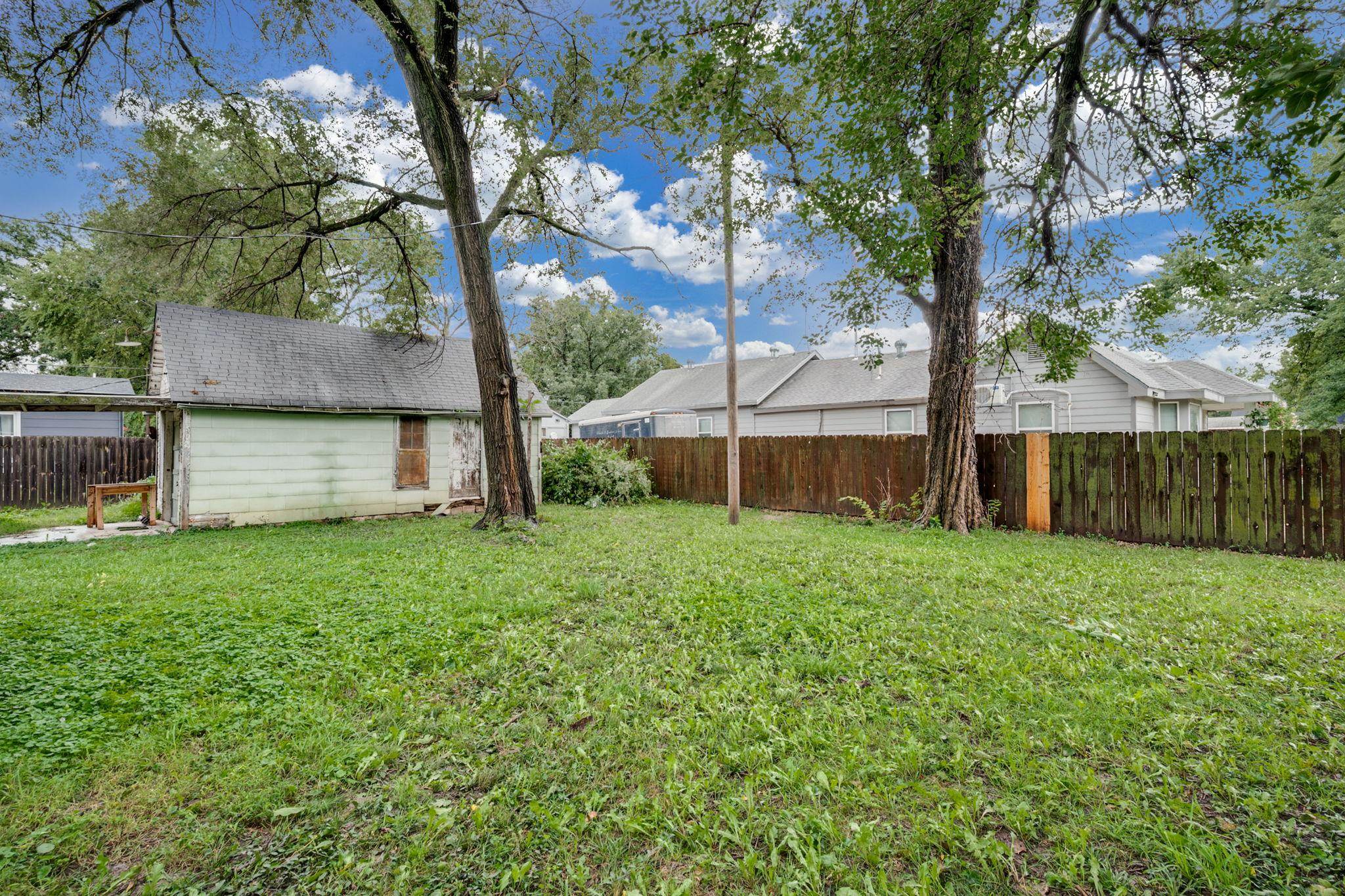 317 W 6th Avenue Belle Plaine KS 67013