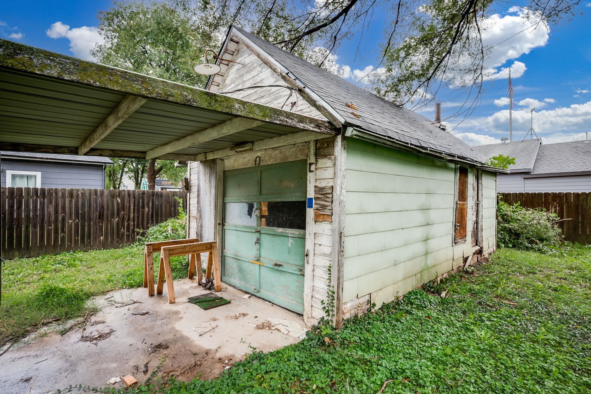 317 W 6th Avenue Belle Plaine KS 67013