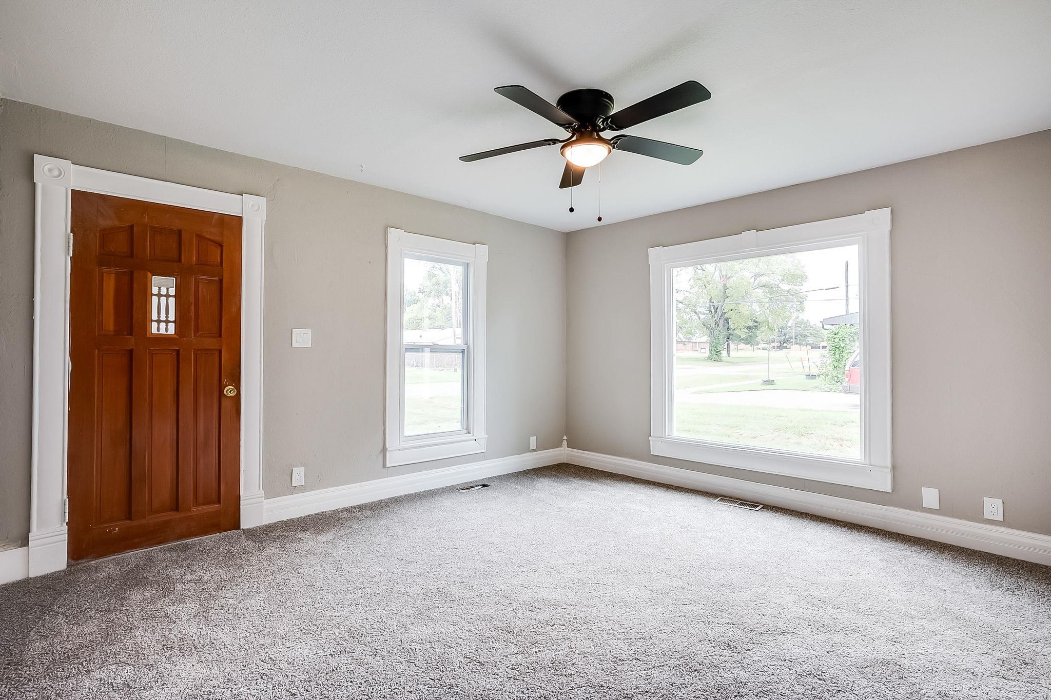 317 W 6th Avenue Belle Plaine KS 67013