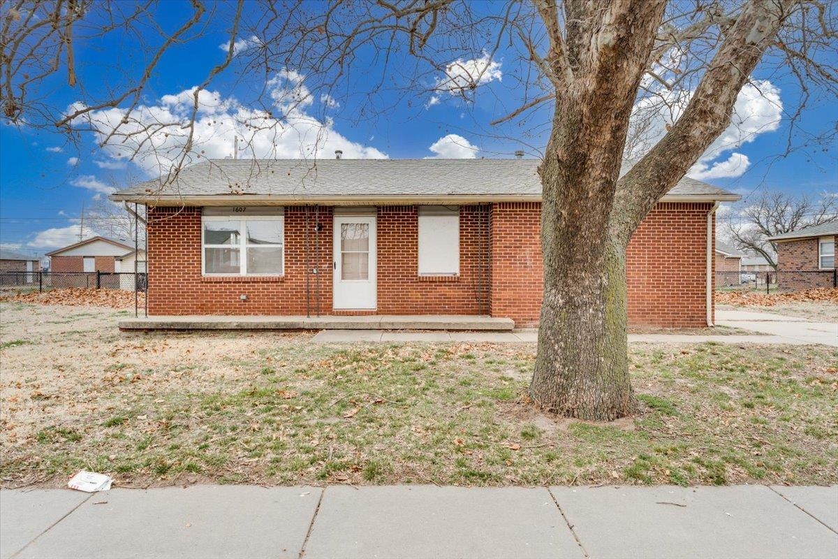 1607 E Catalina Street Wichita KS 67216