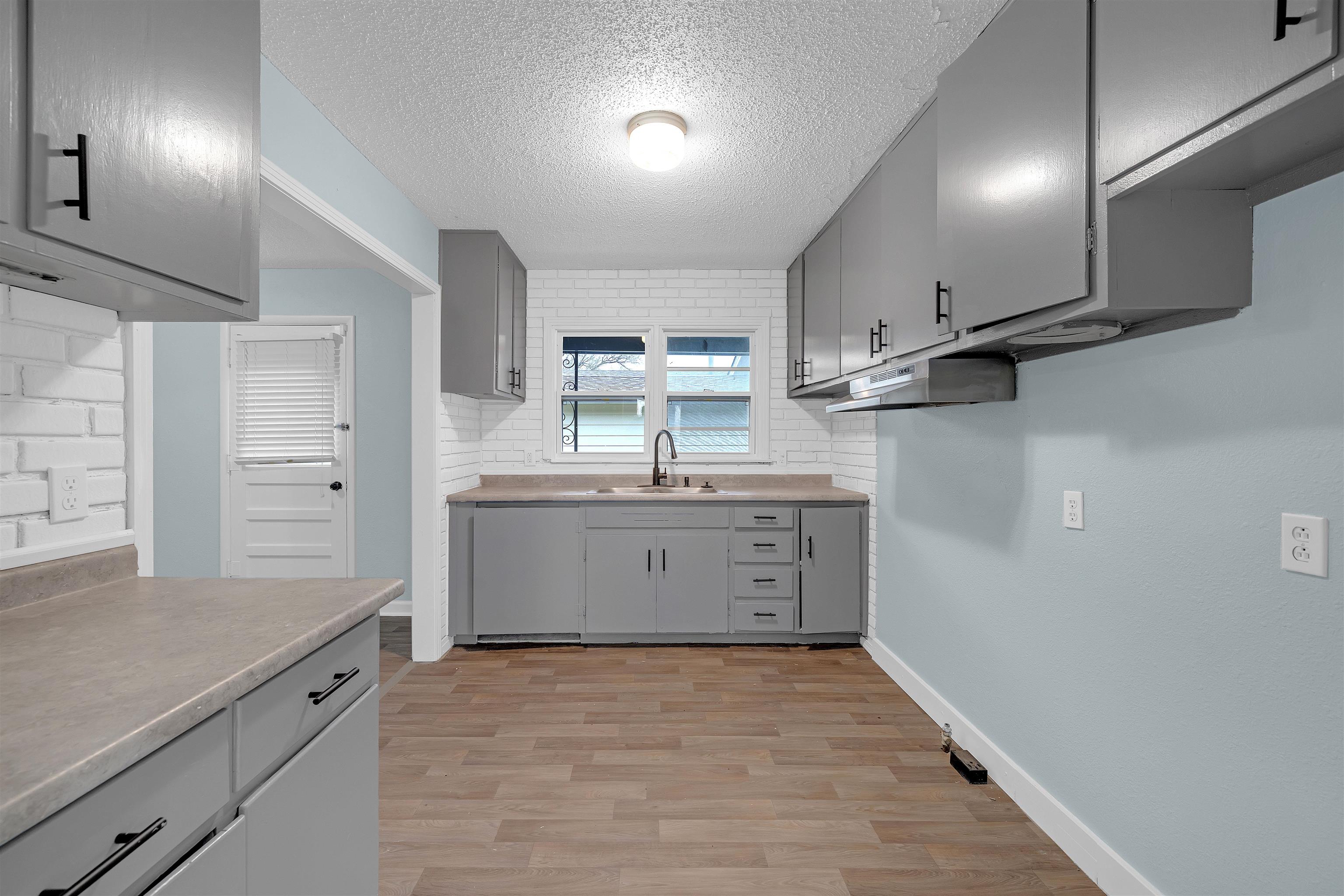 2102 W 35th Street S Wichita KS 67217