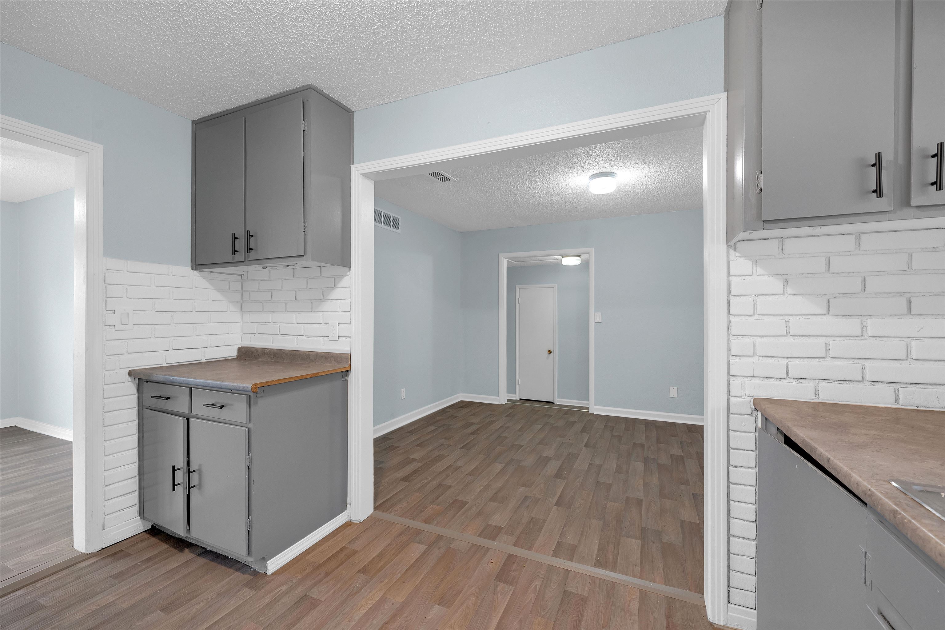 2102 W 35th Street S Wichita KS 67217