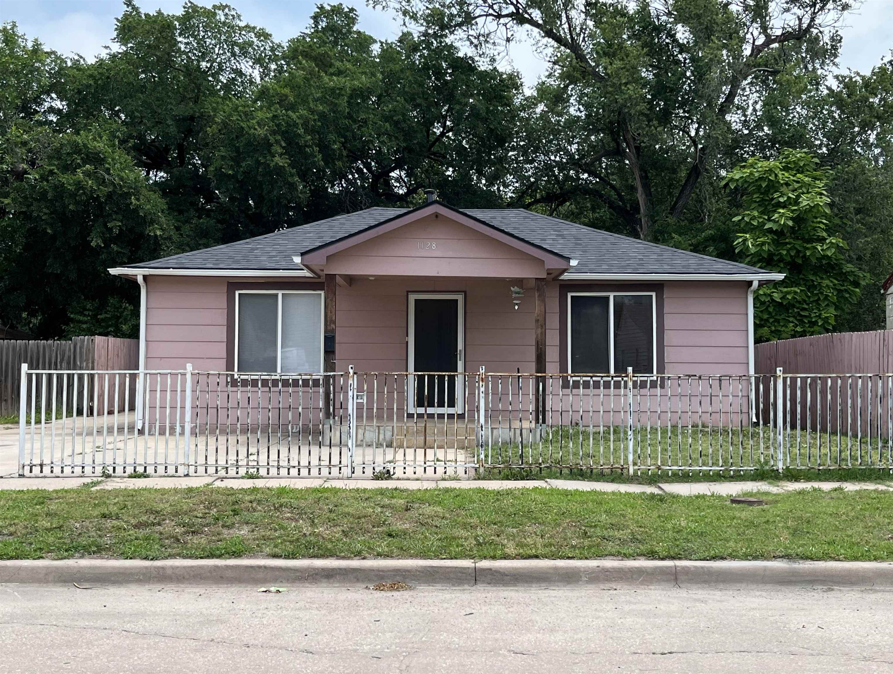 1128 S Sedgwick Wichita KS 67213