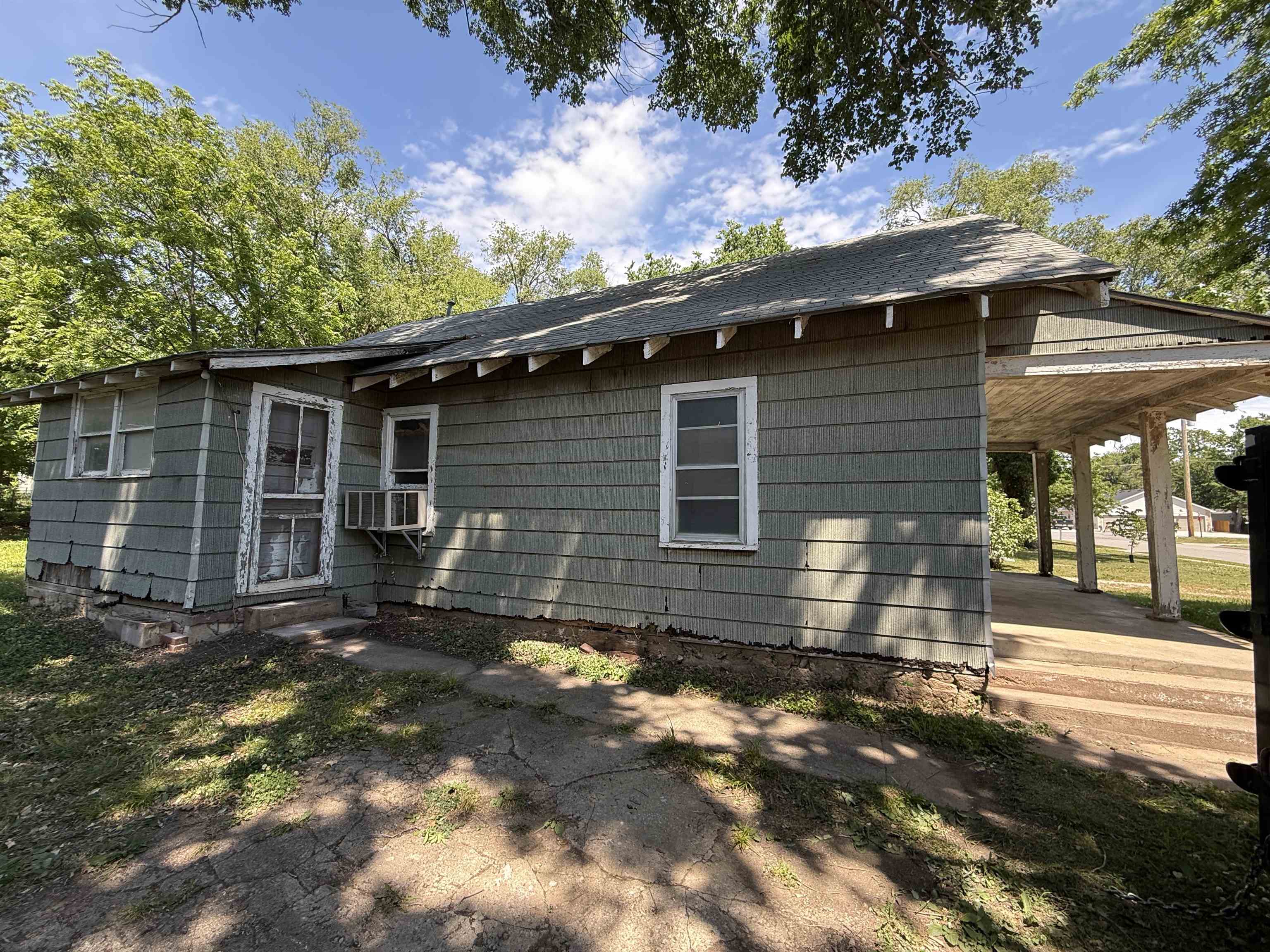 627 N Summit Street El Dorado KS 67042