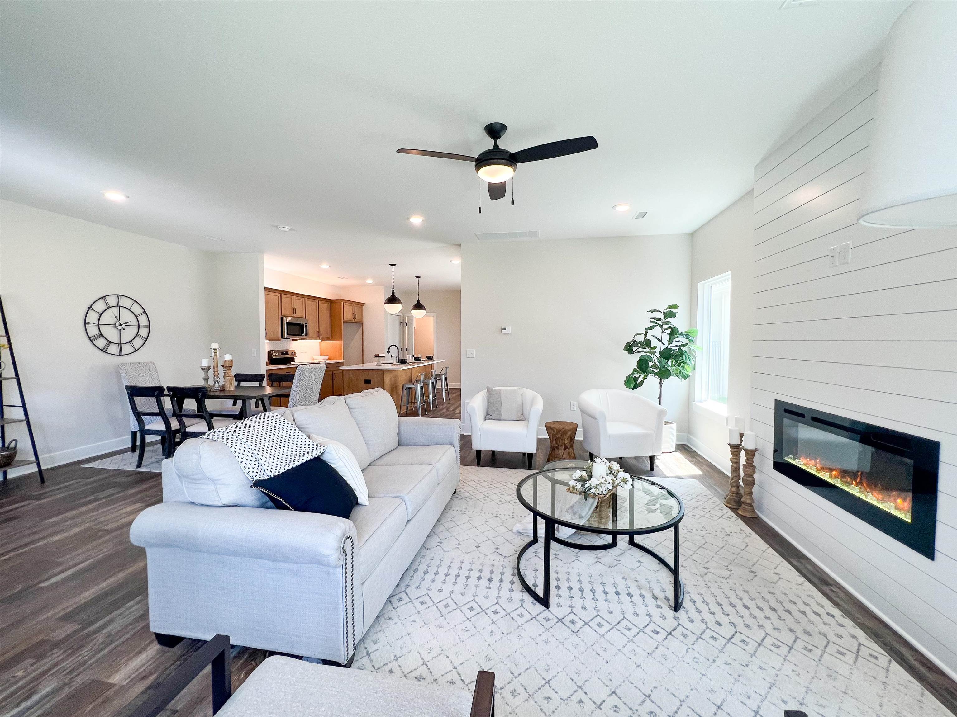 433 E Douglas Avenue Andover KS 67002