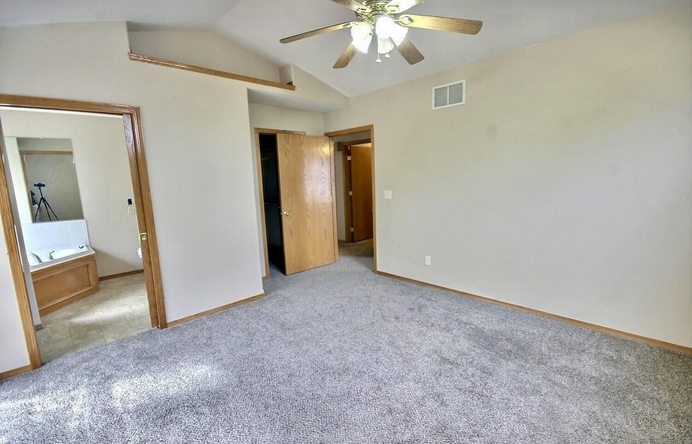 817 E Hedgewood Andover KS 67002