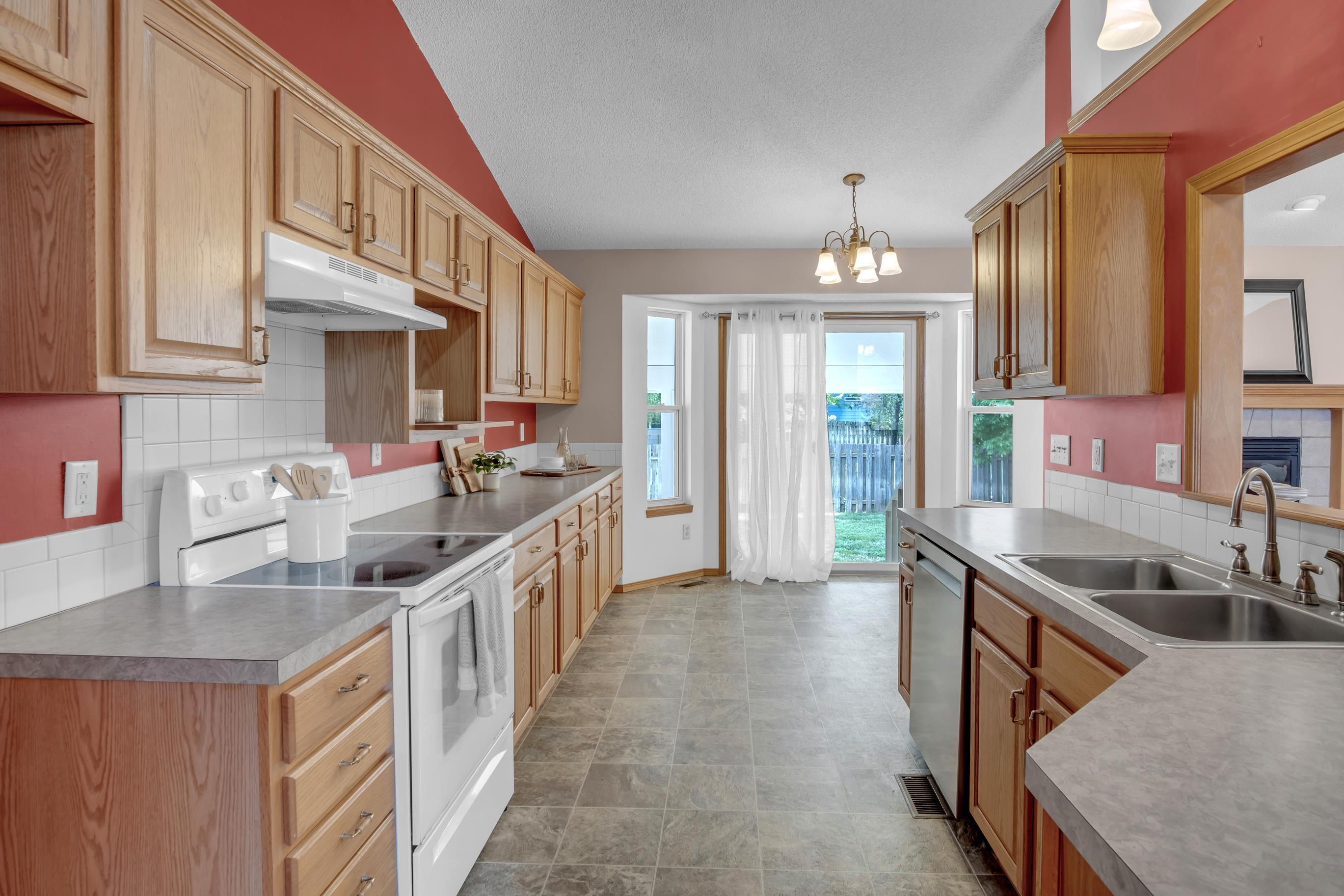 817 Country Lane Newton KS 67114