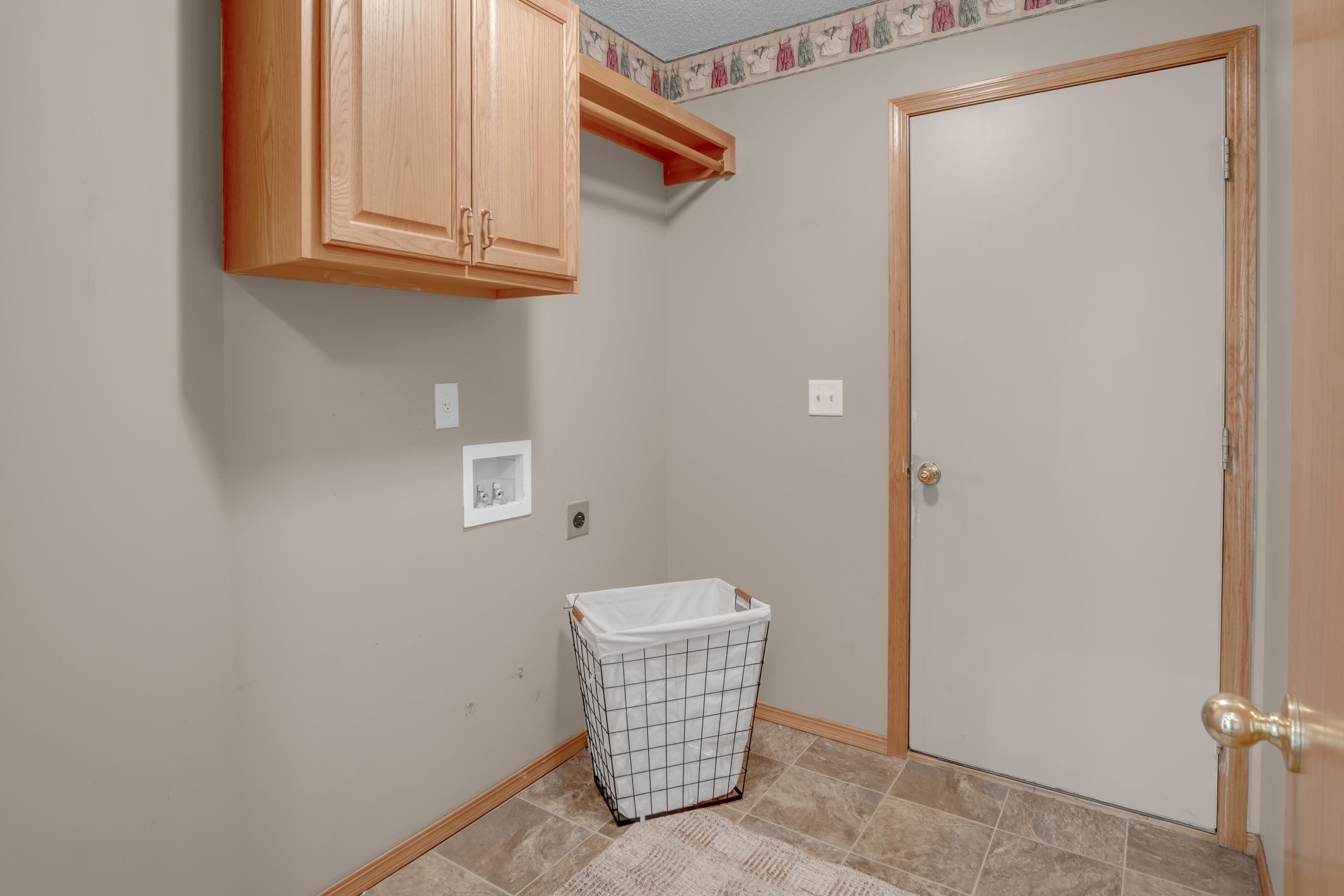 817 Country Lane Newton KS 67114