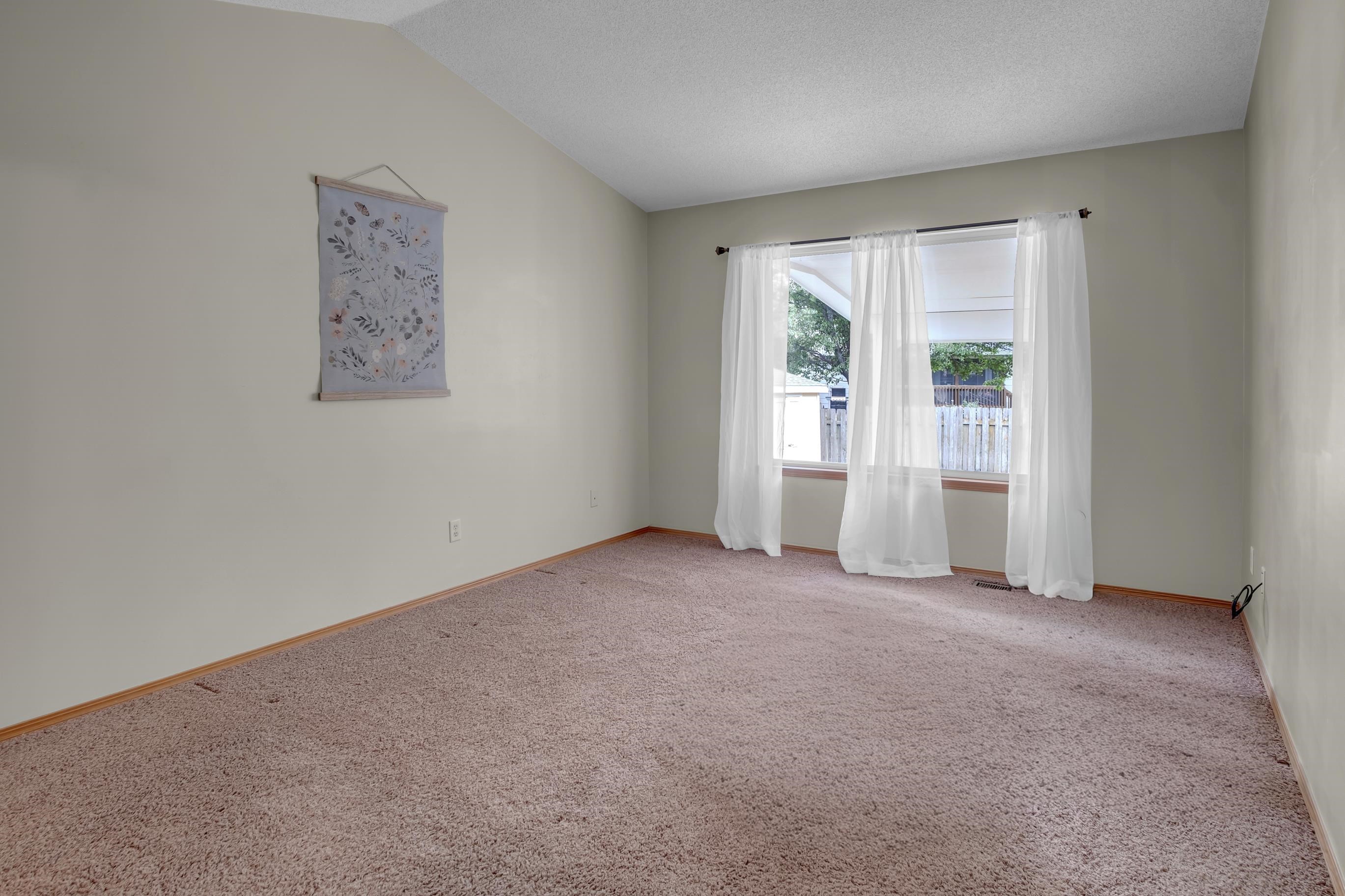 817 Country Lane Newton KS 67114